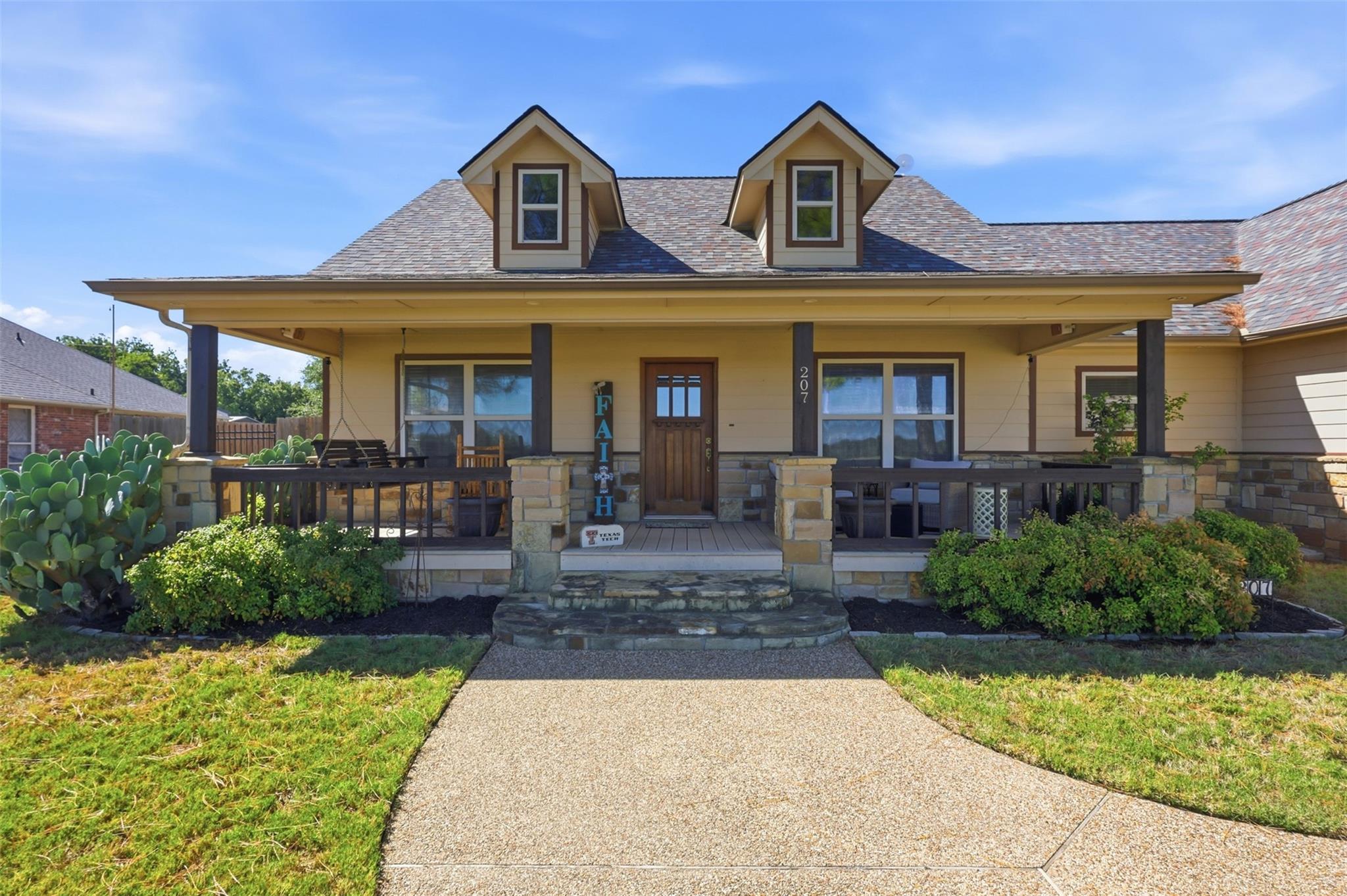main property photo 5
