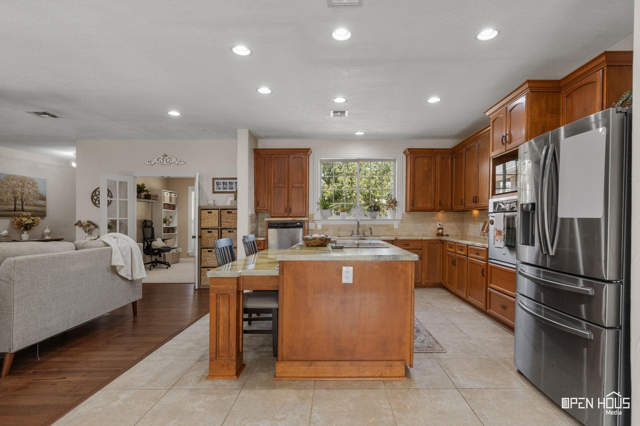 main property photo 9