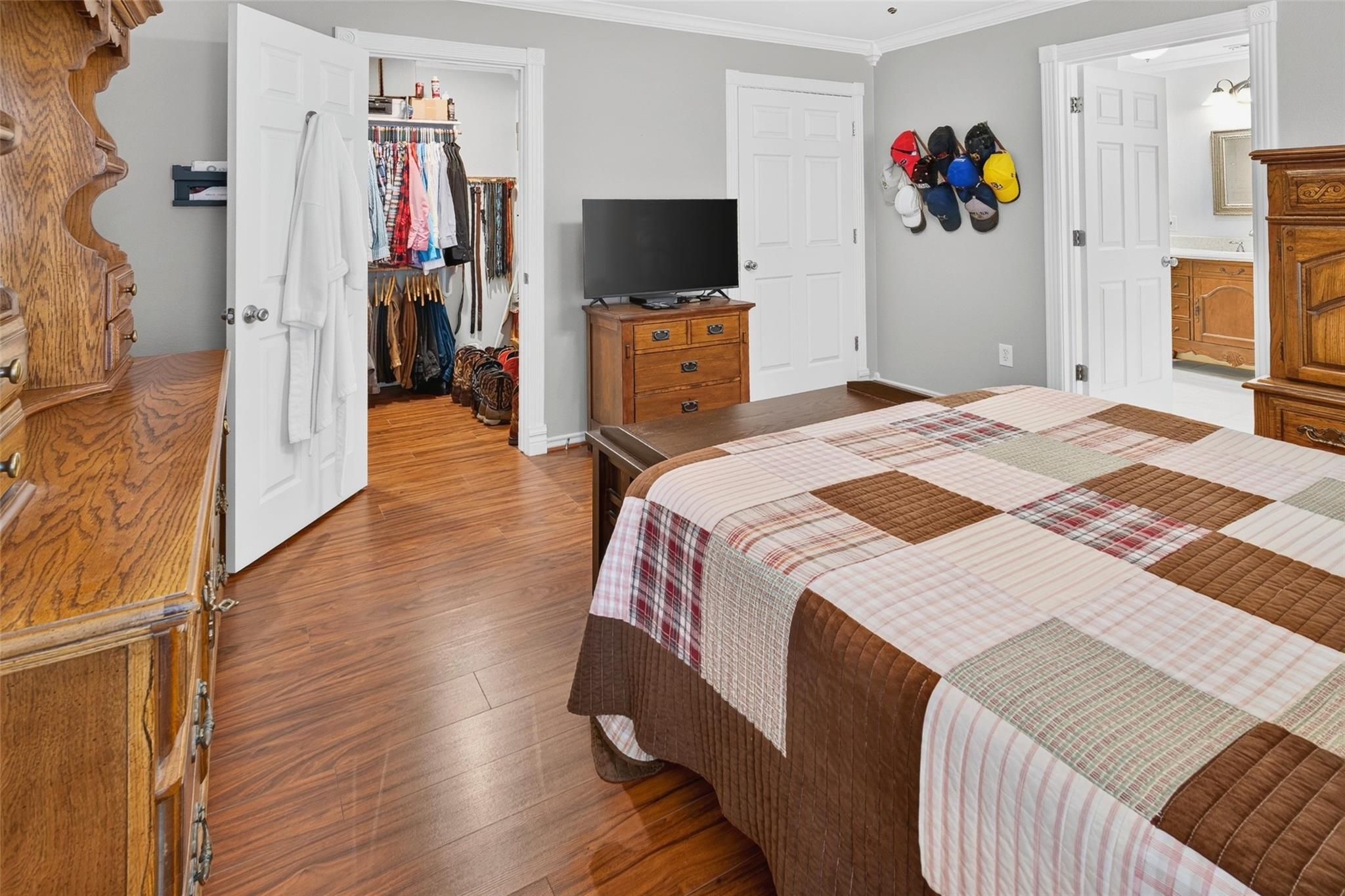main property photo 30
