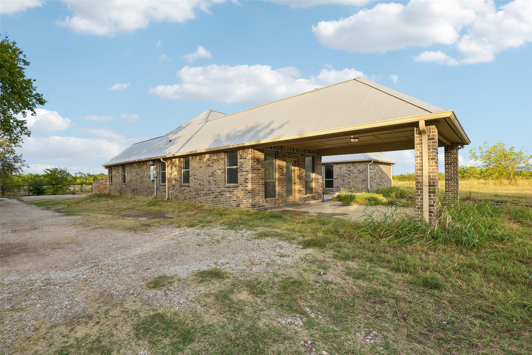 main property photo 30