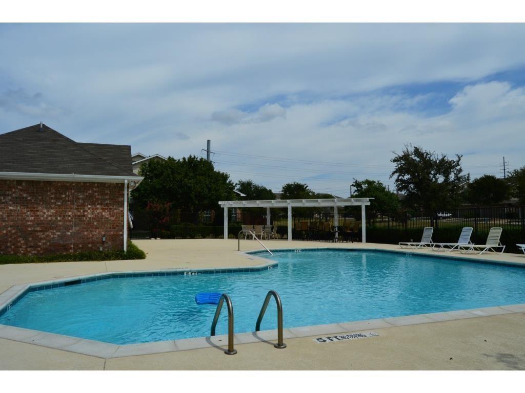 main property photo 16