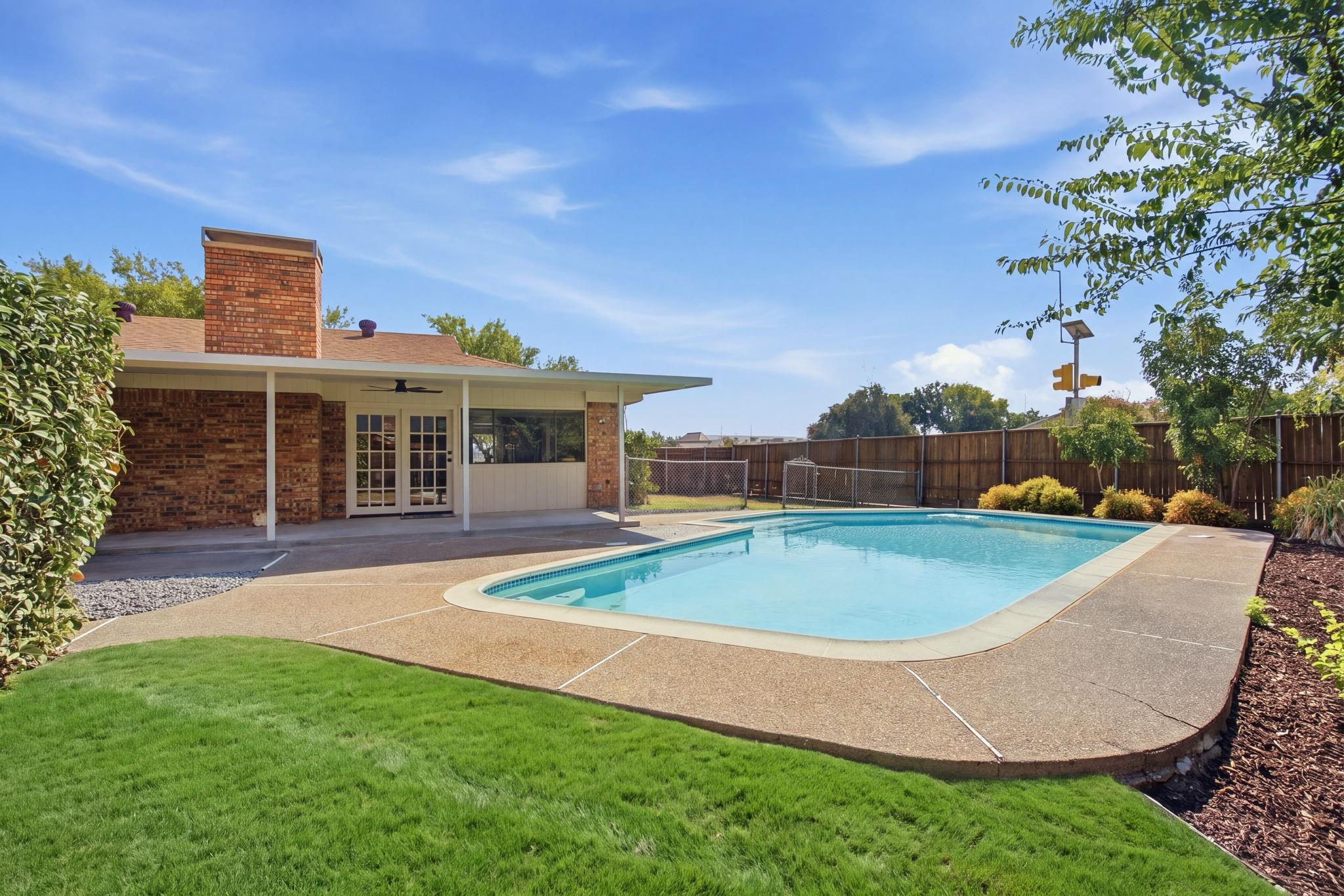 main property photo 30