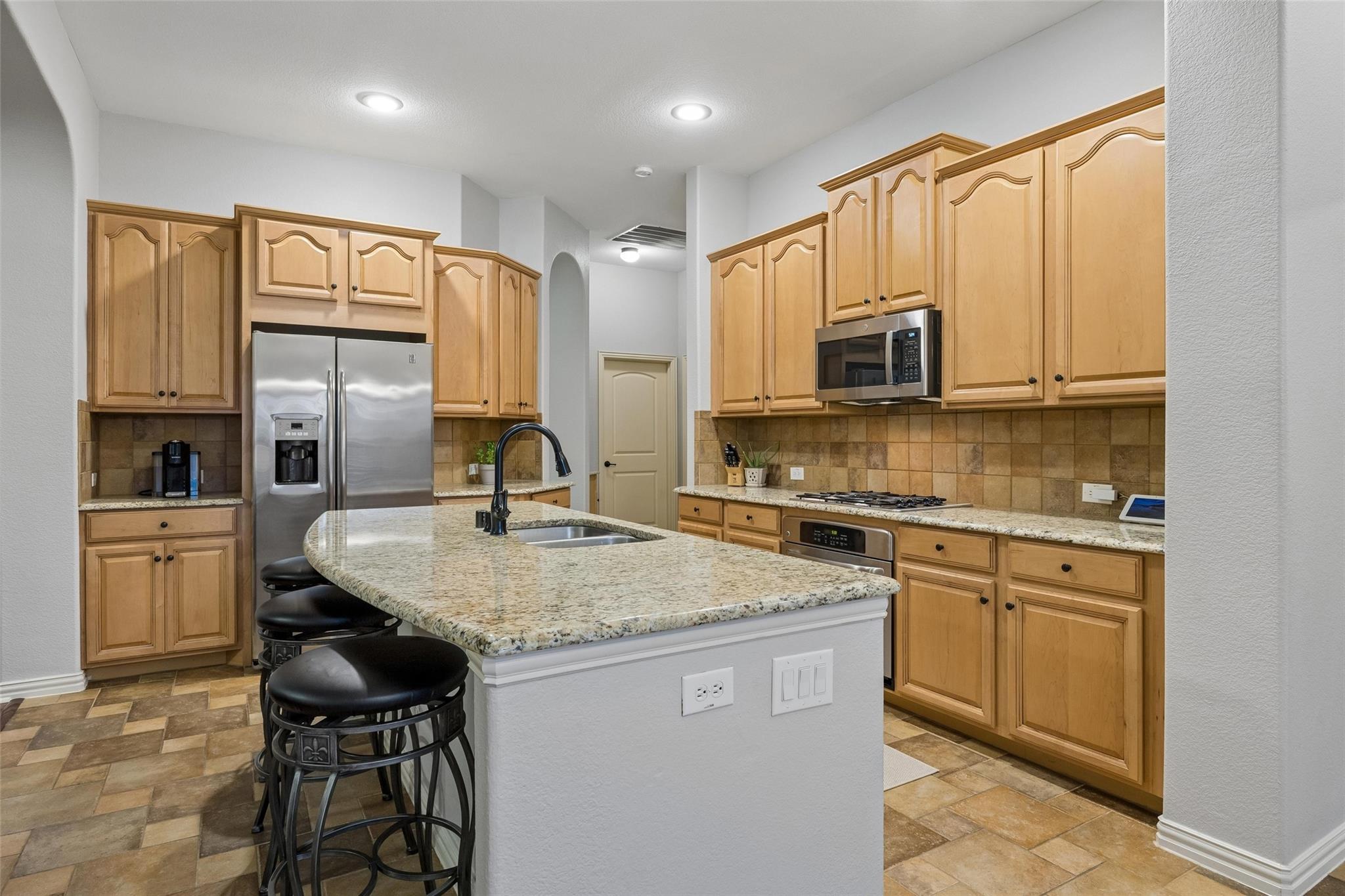 main property photo 11