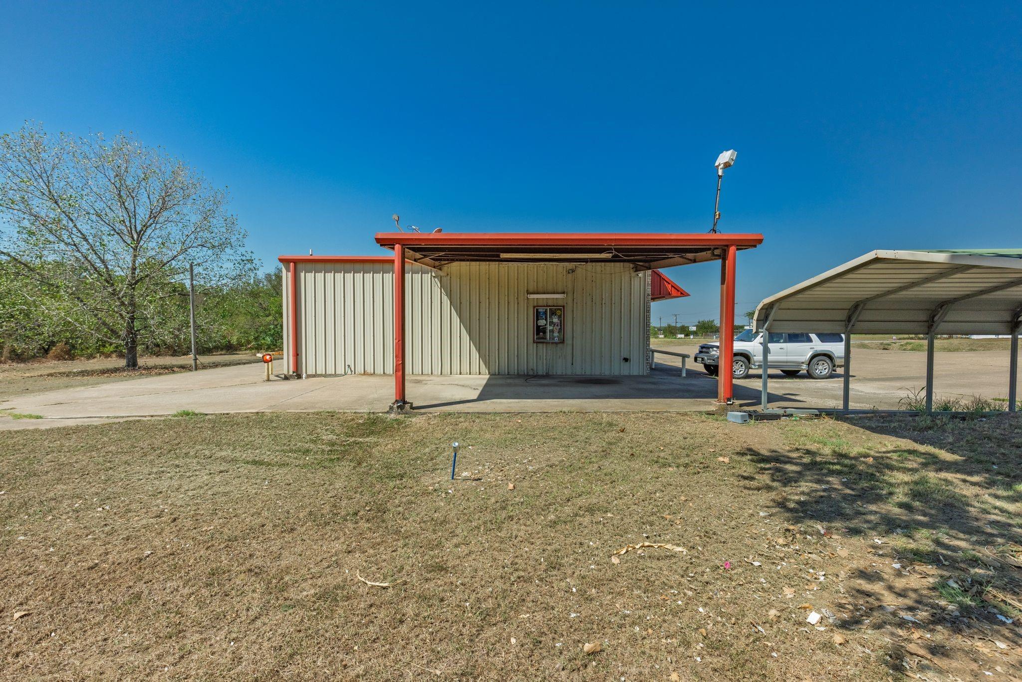 main property photo 7