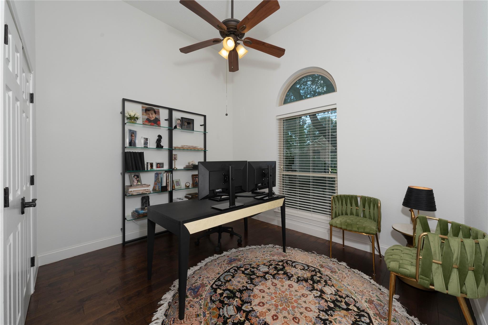 main property photo 28