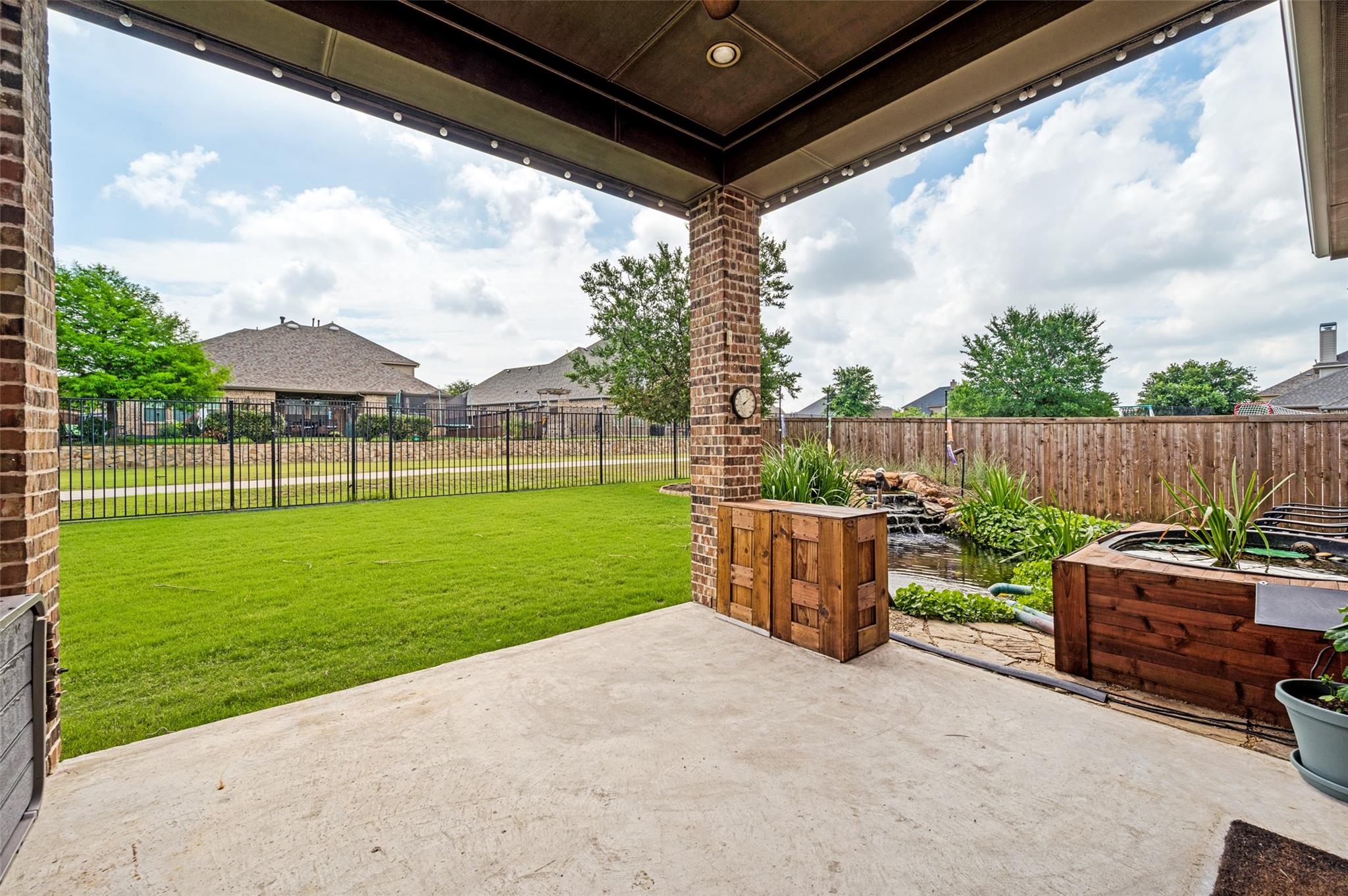 main property photo 28