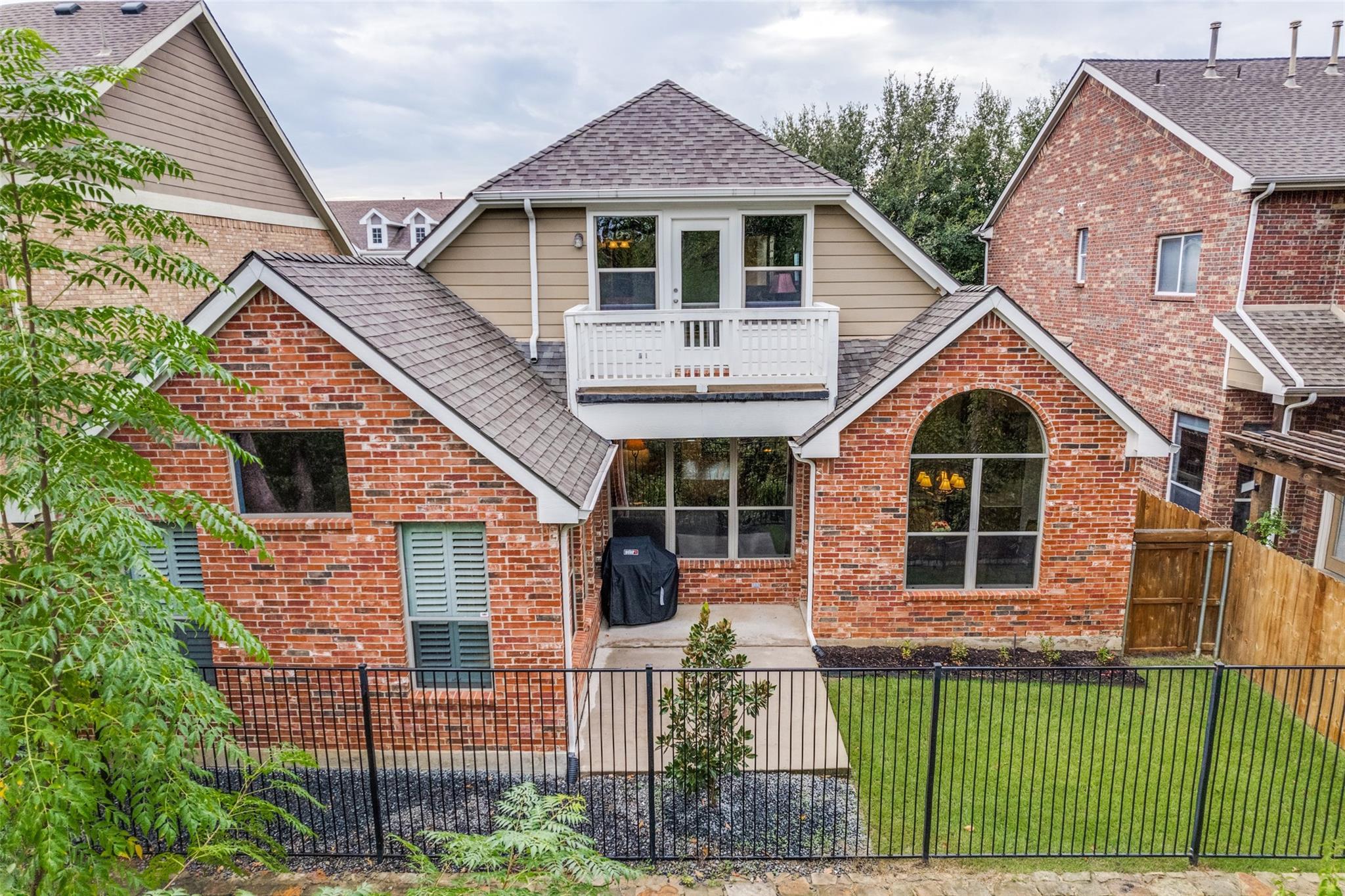 main property photo 28