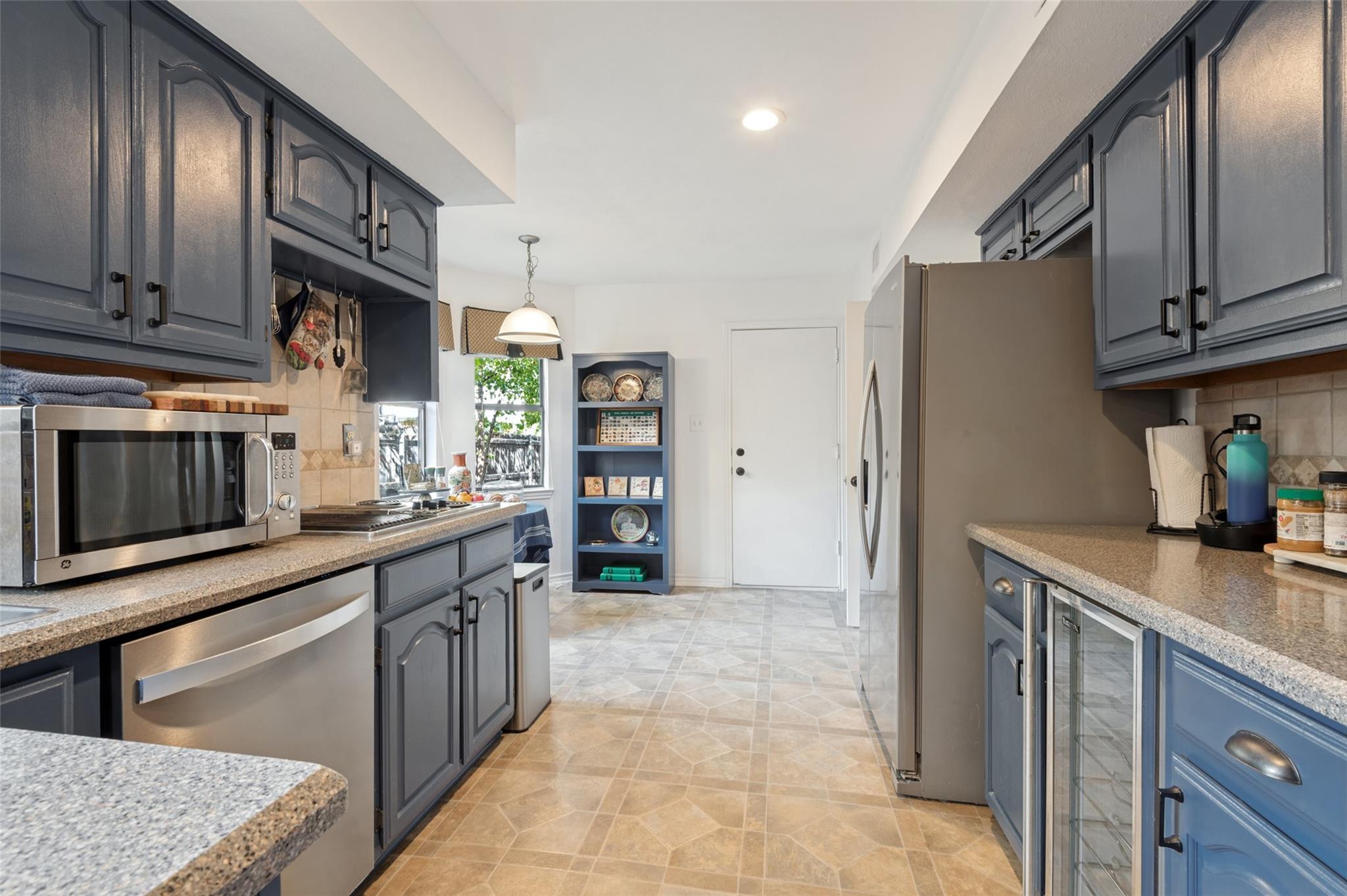 main property photo 6