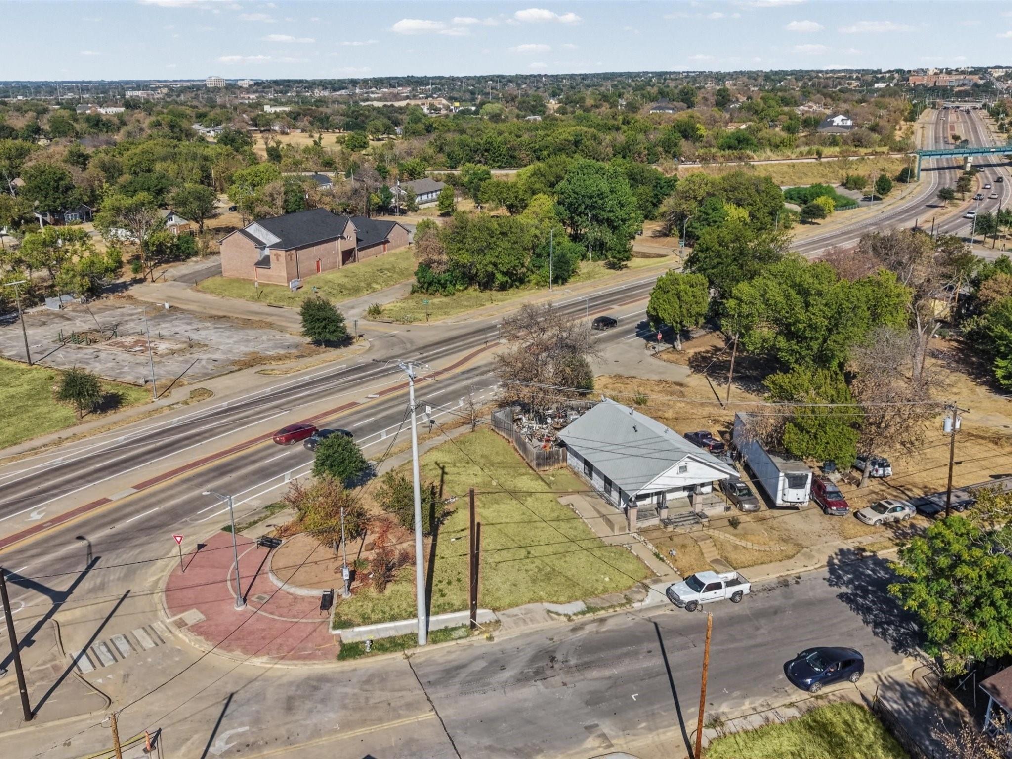 main property photo 8