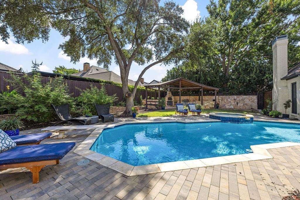 main property photo 31