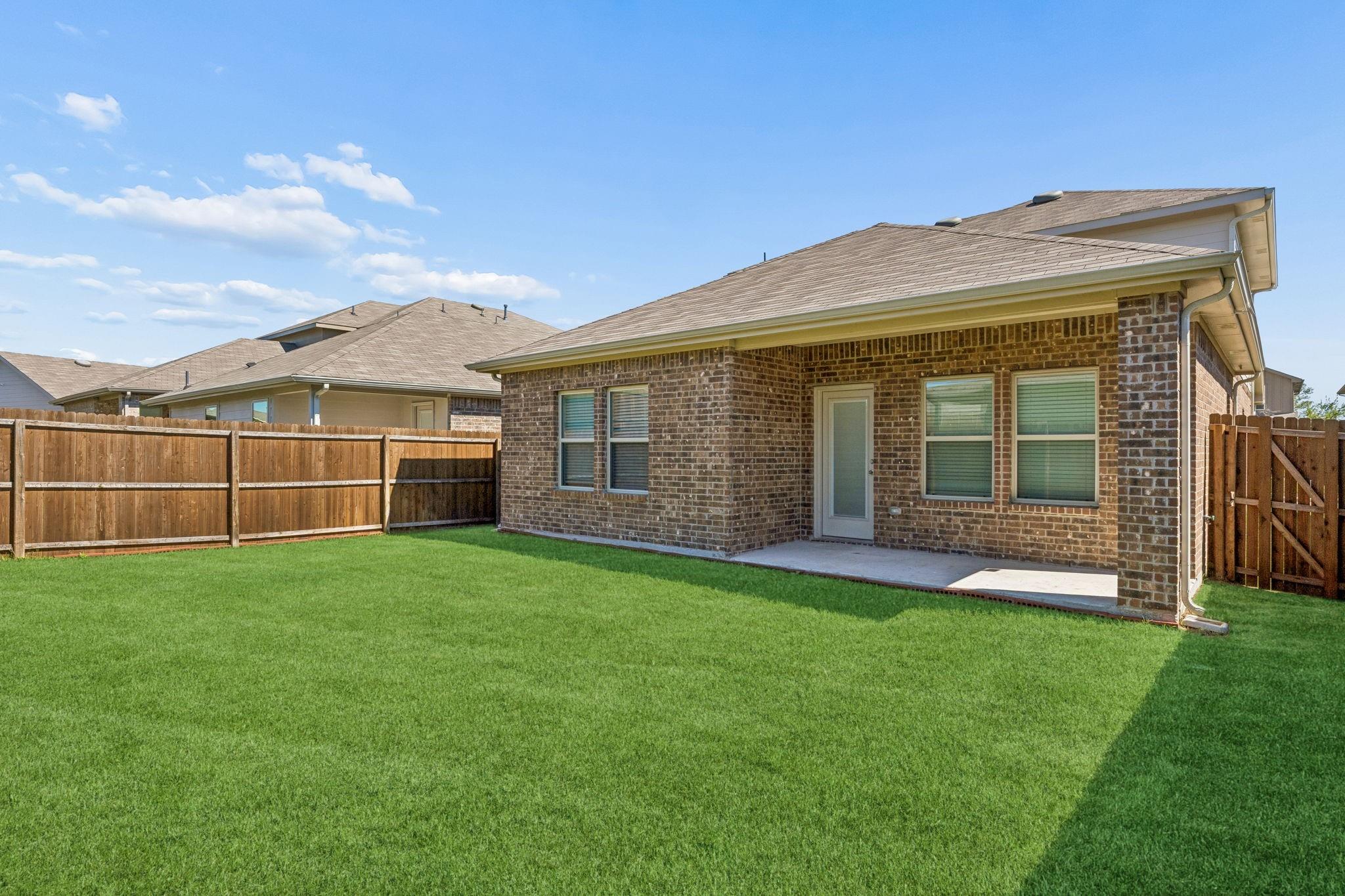 main property photo 28