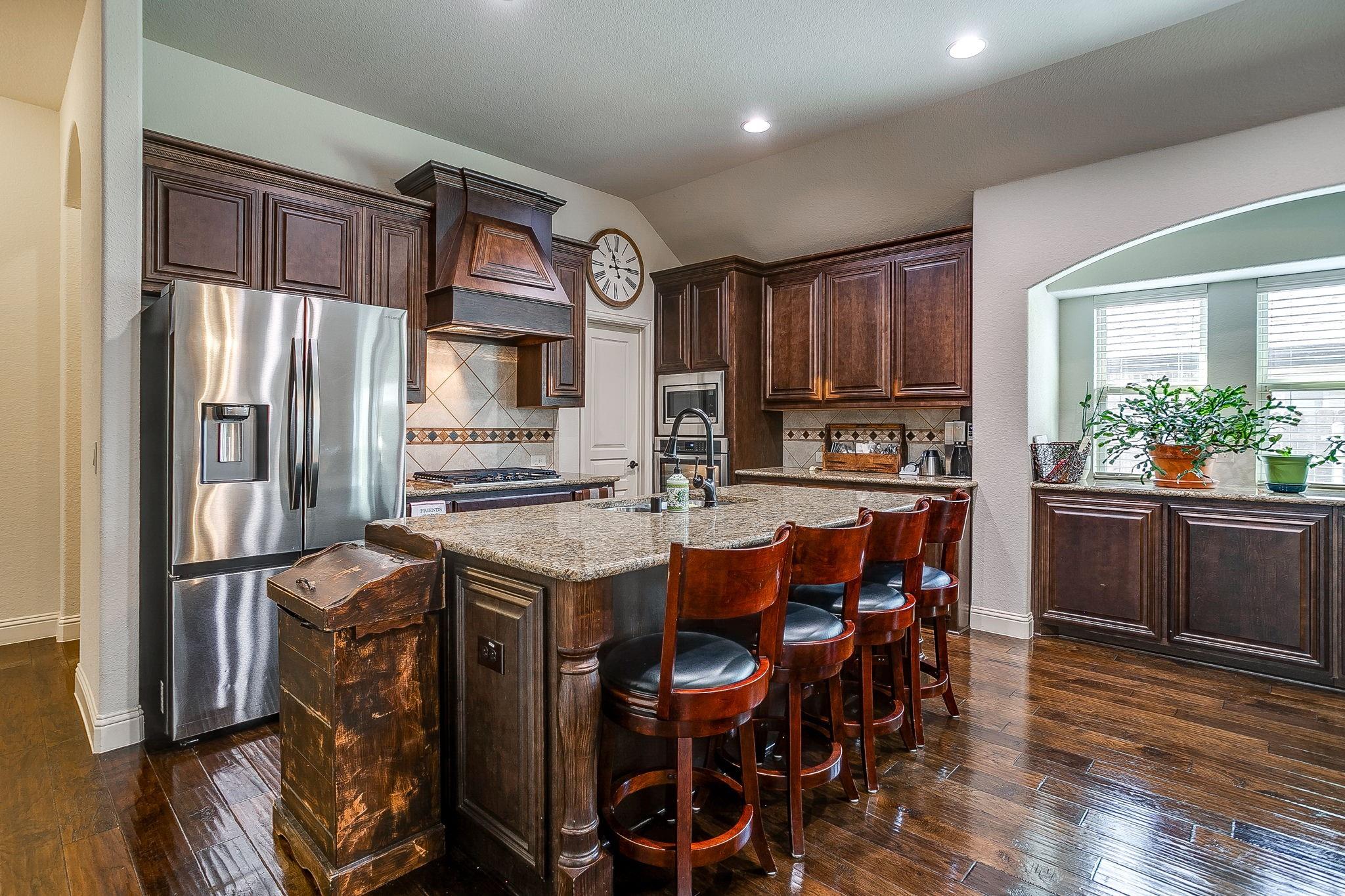 main property photo 7