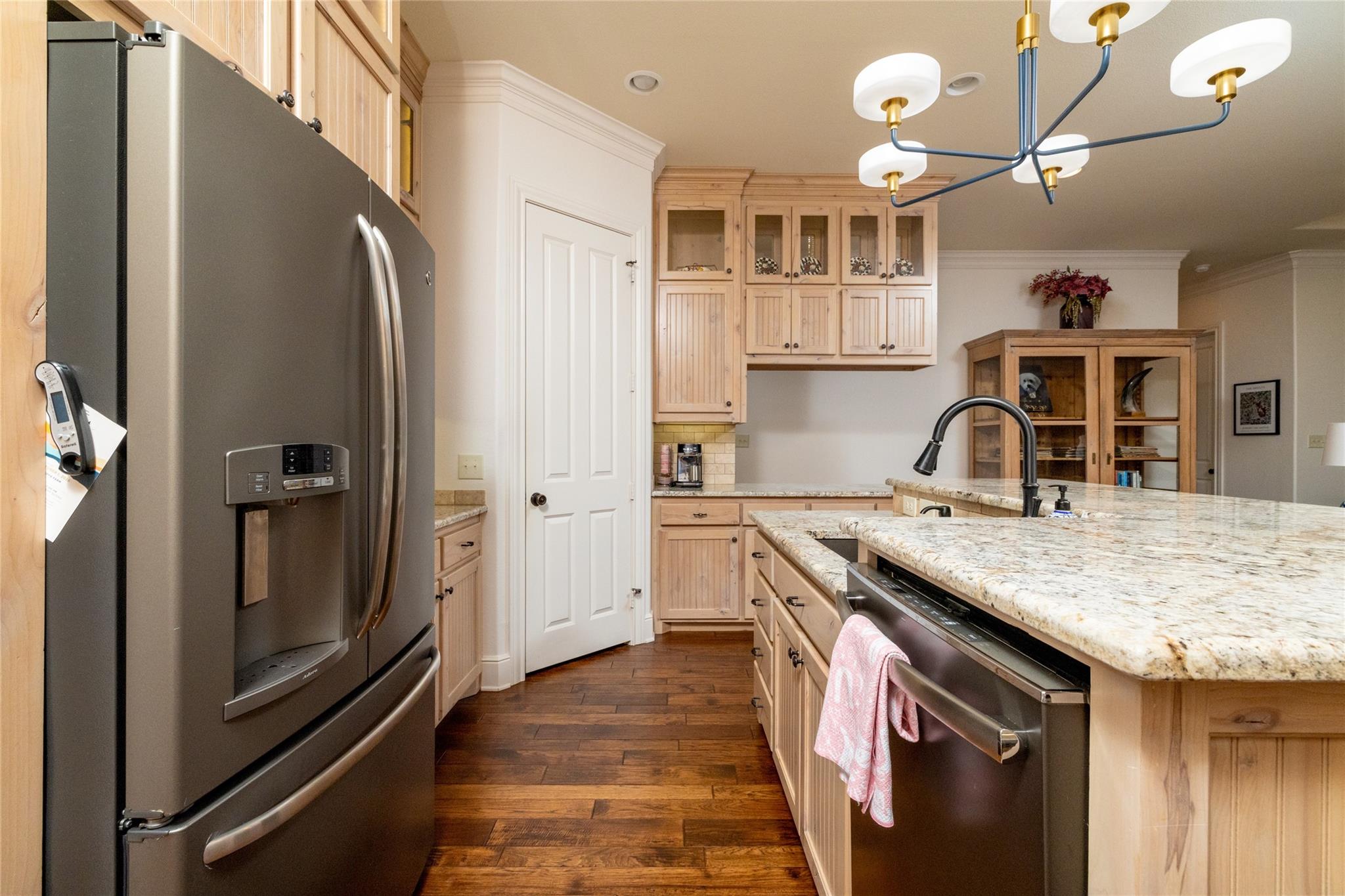 main property photo 15