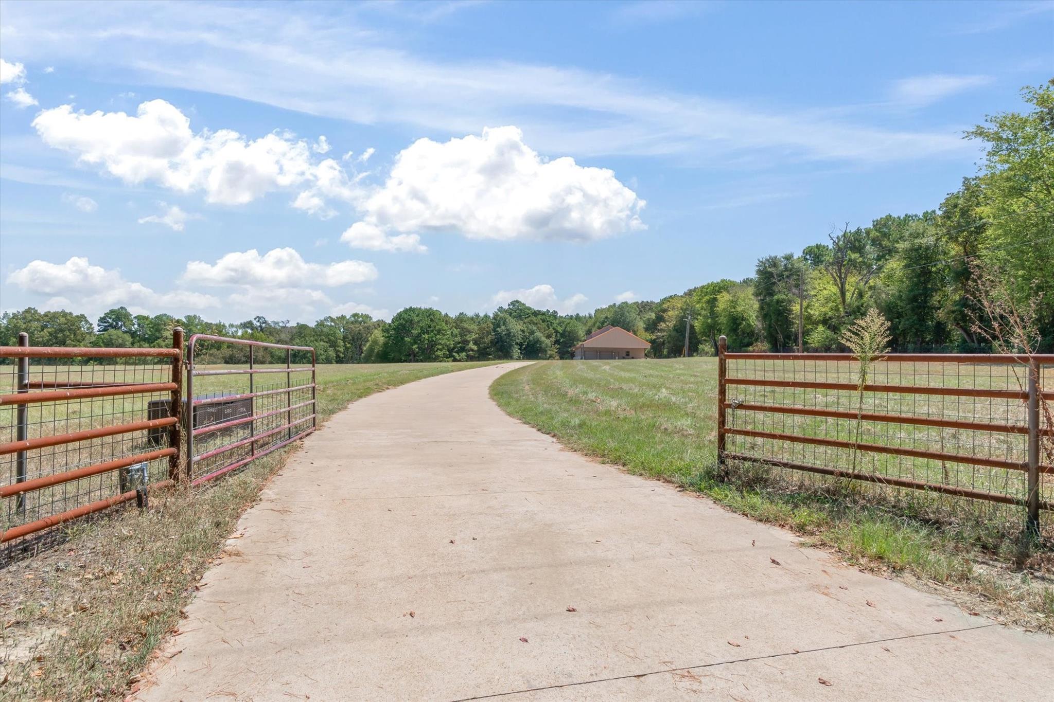 main property photo 9
