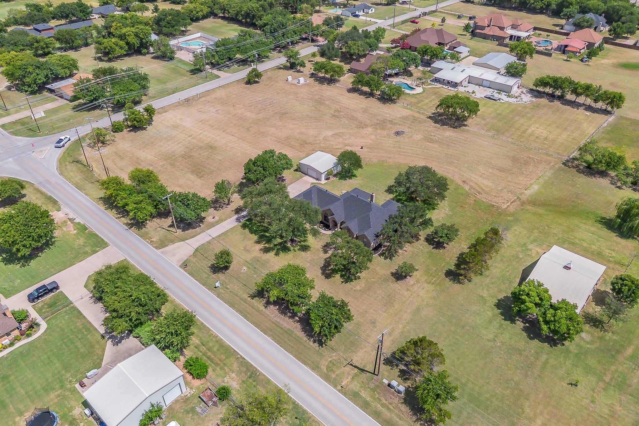 main property photo 33