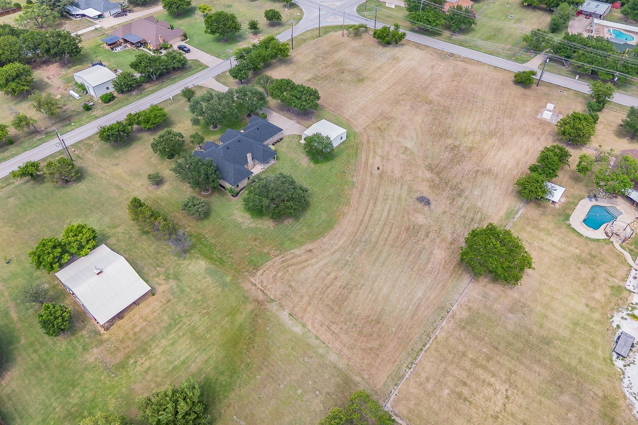 main property photo 36