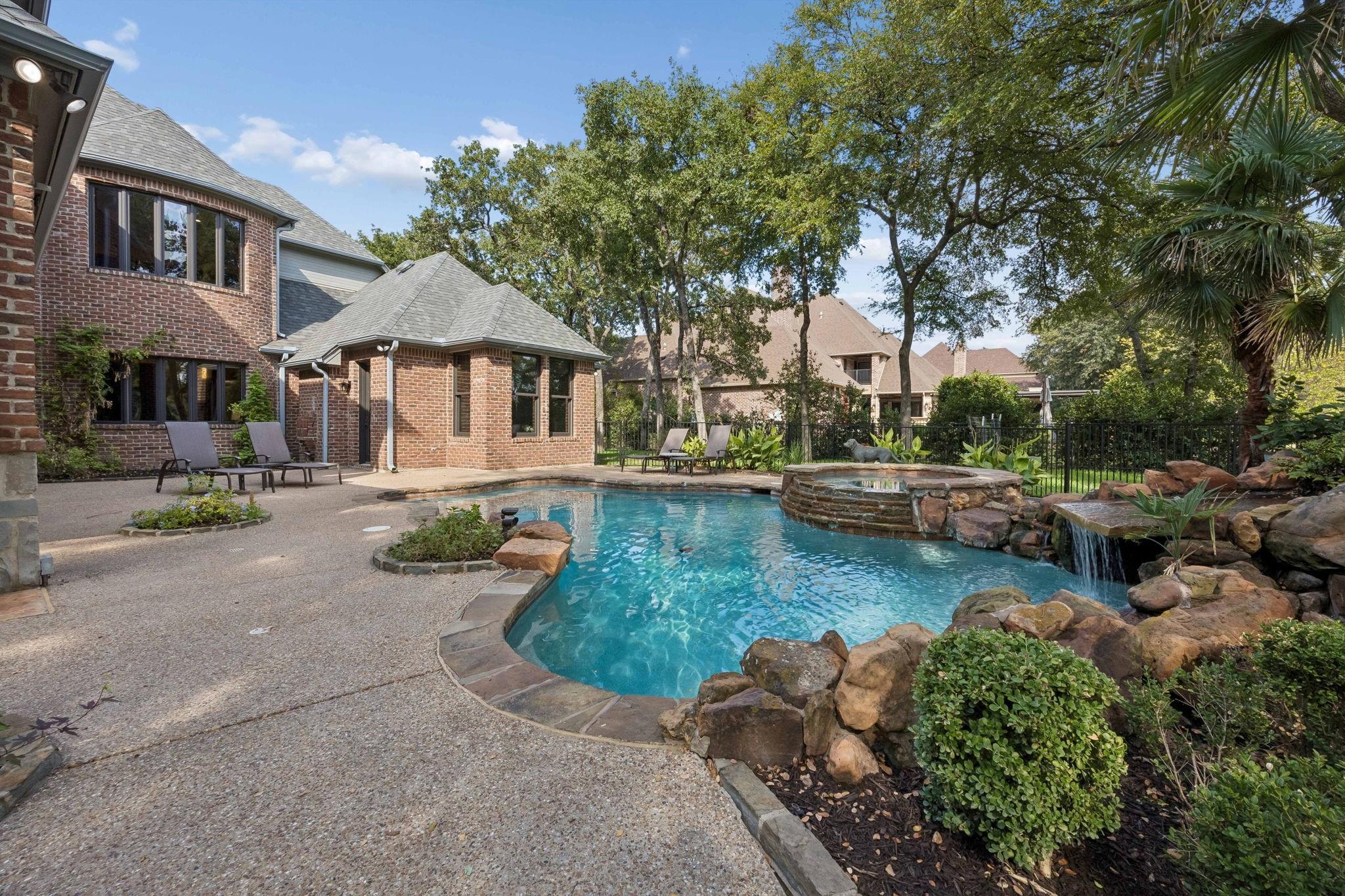 main property photo 37