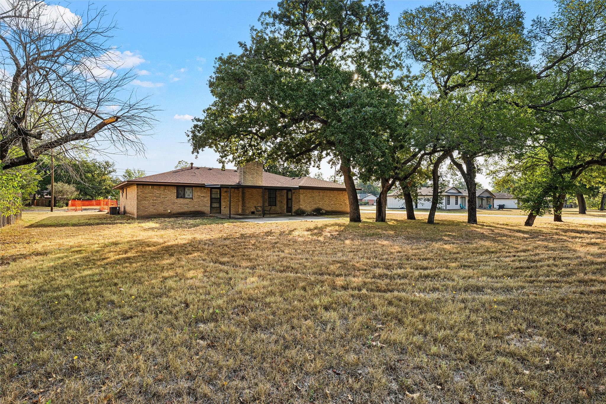 main property photo 28