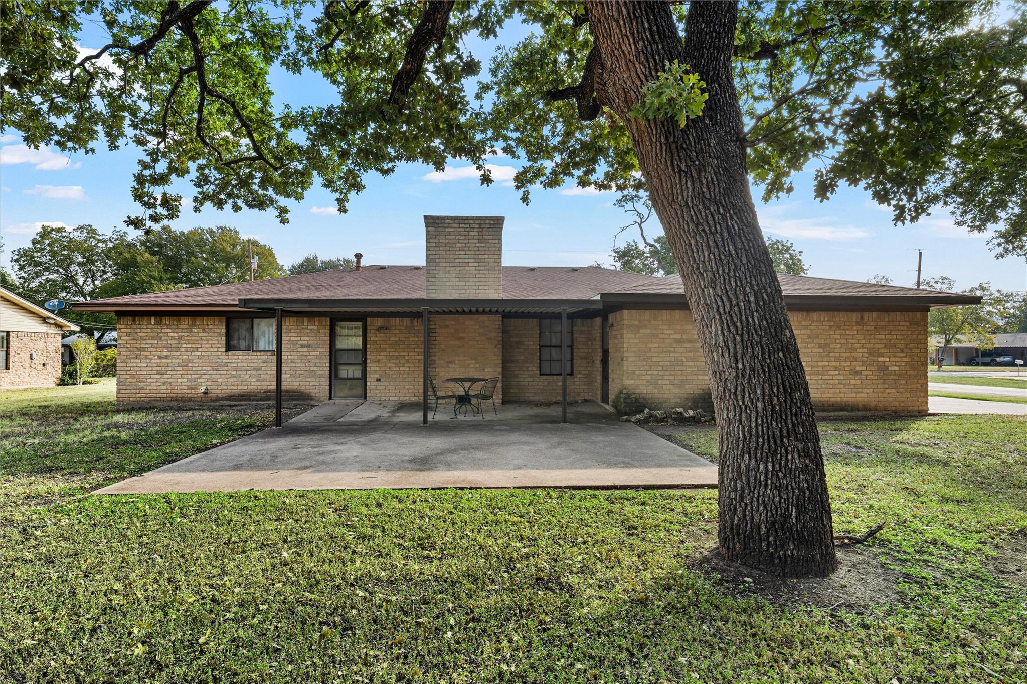 main property photo 29