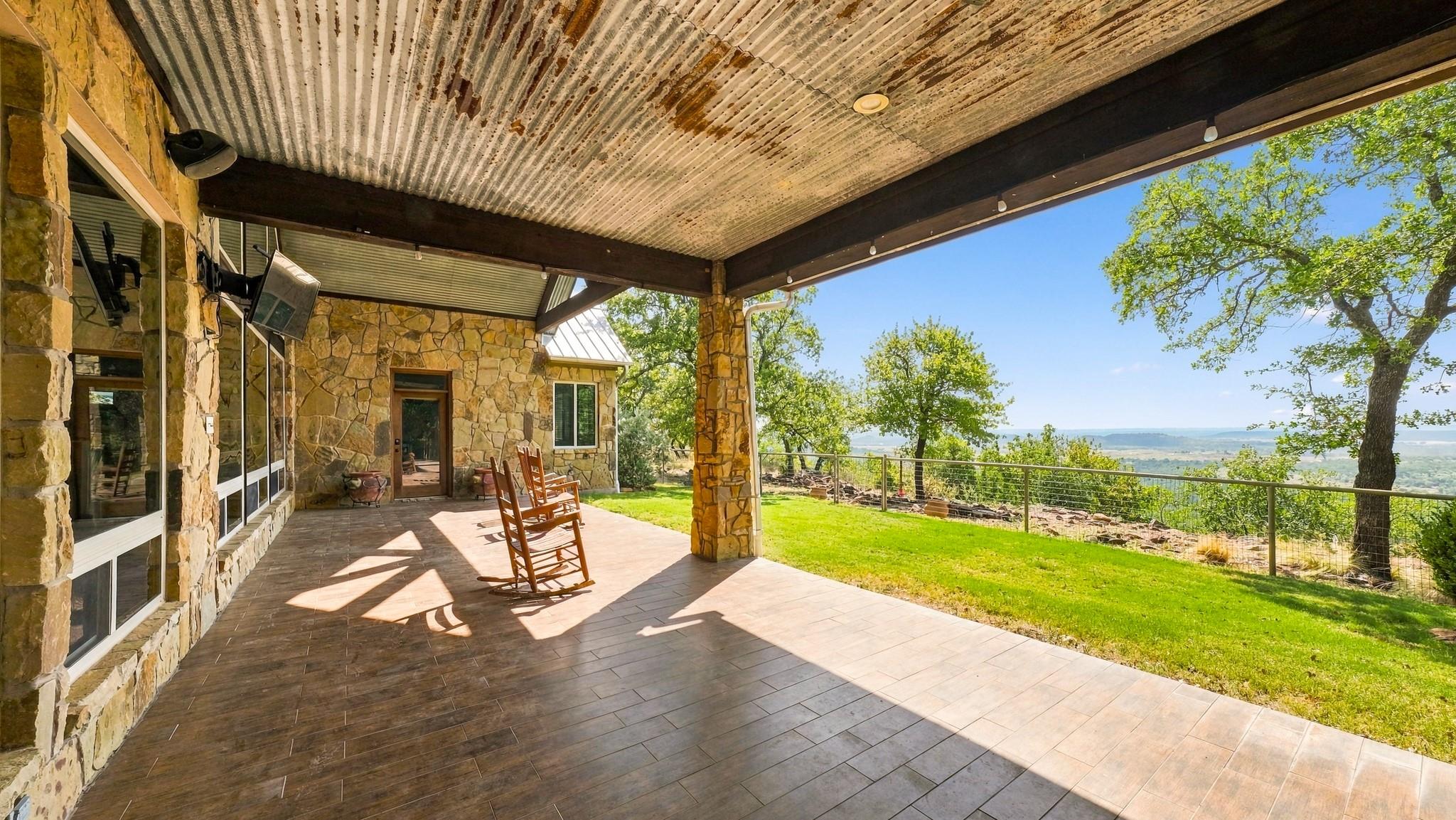 main property photo 31