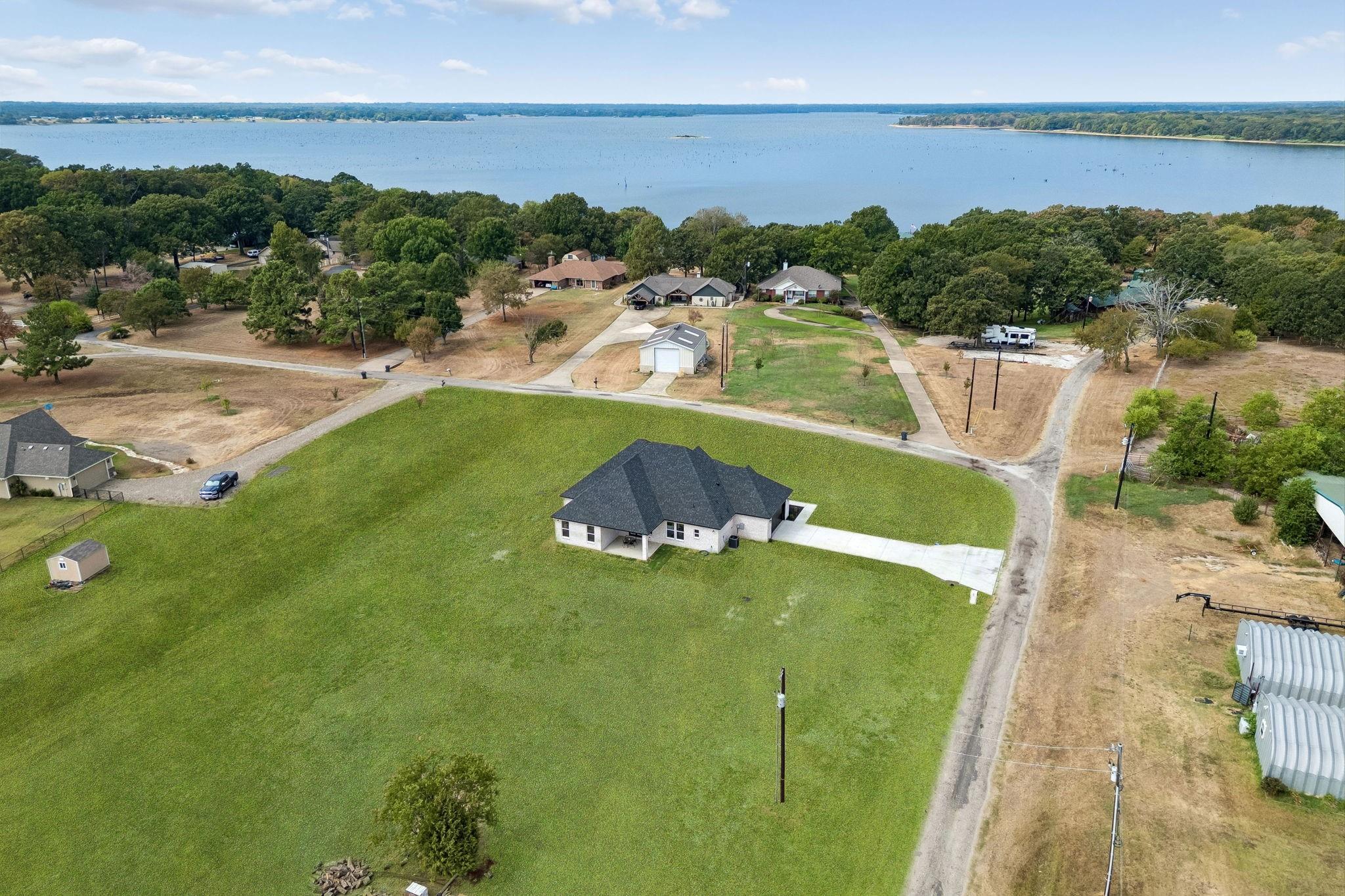 main property photo 28