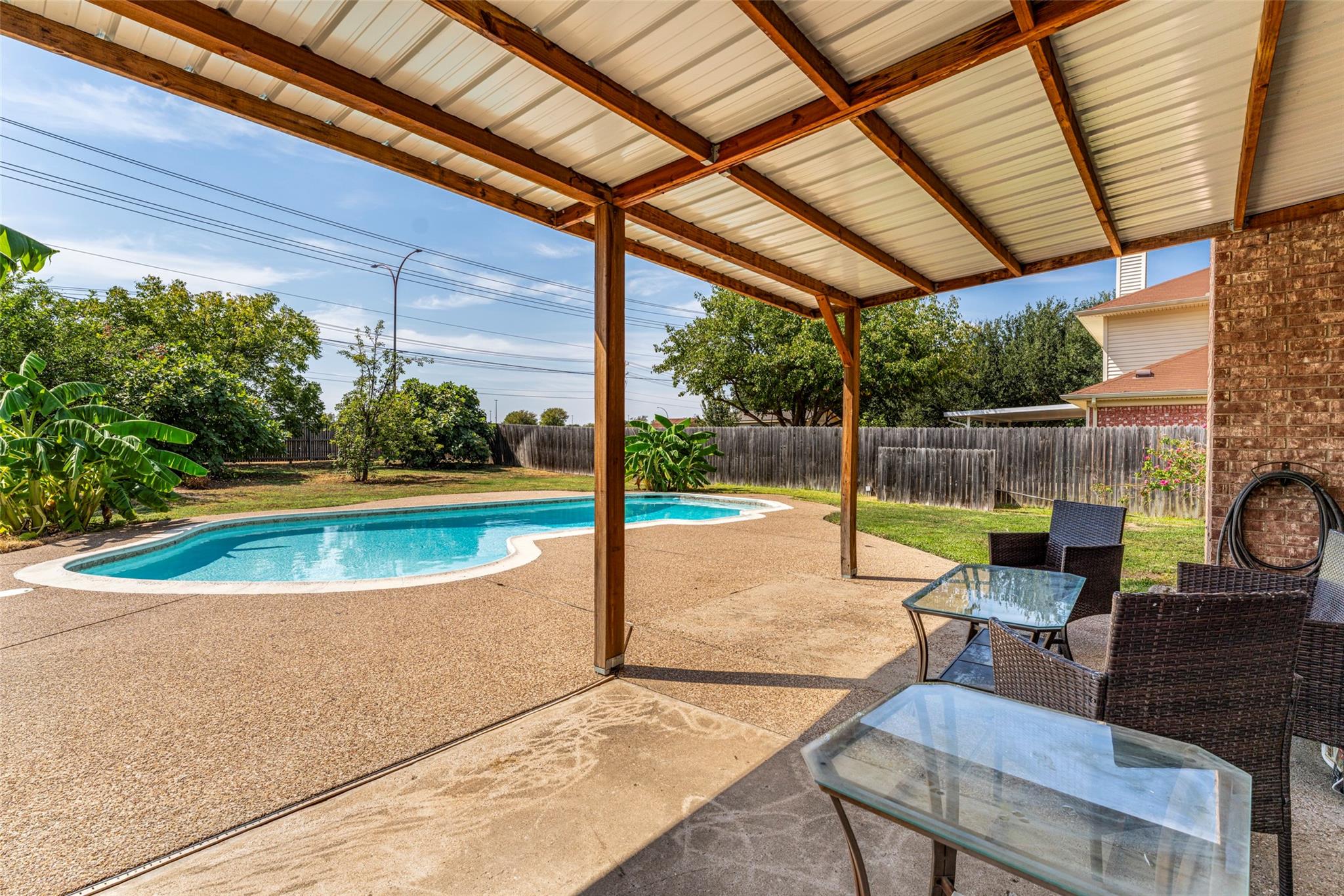 main property photo 33