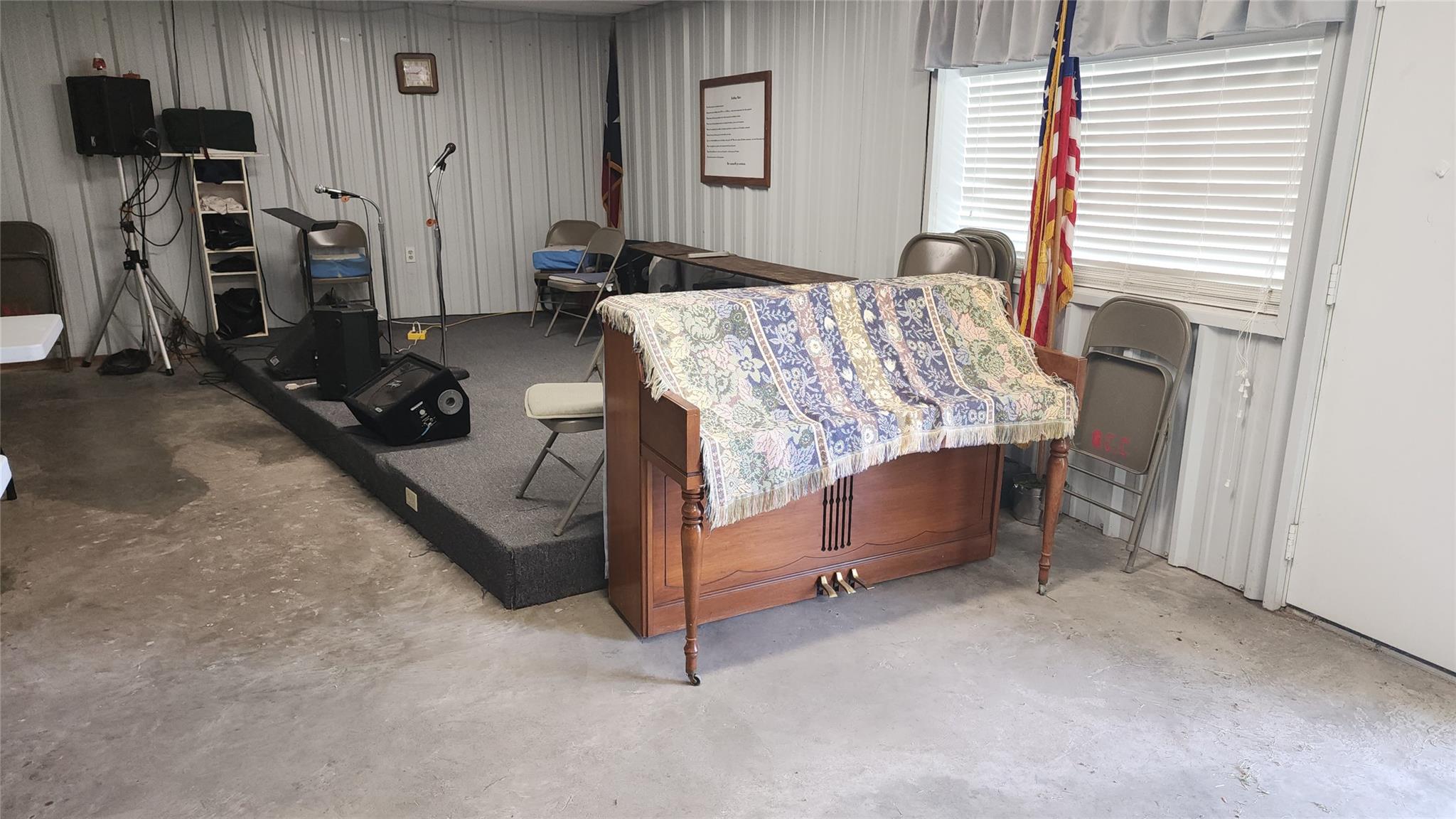 main property photo 14