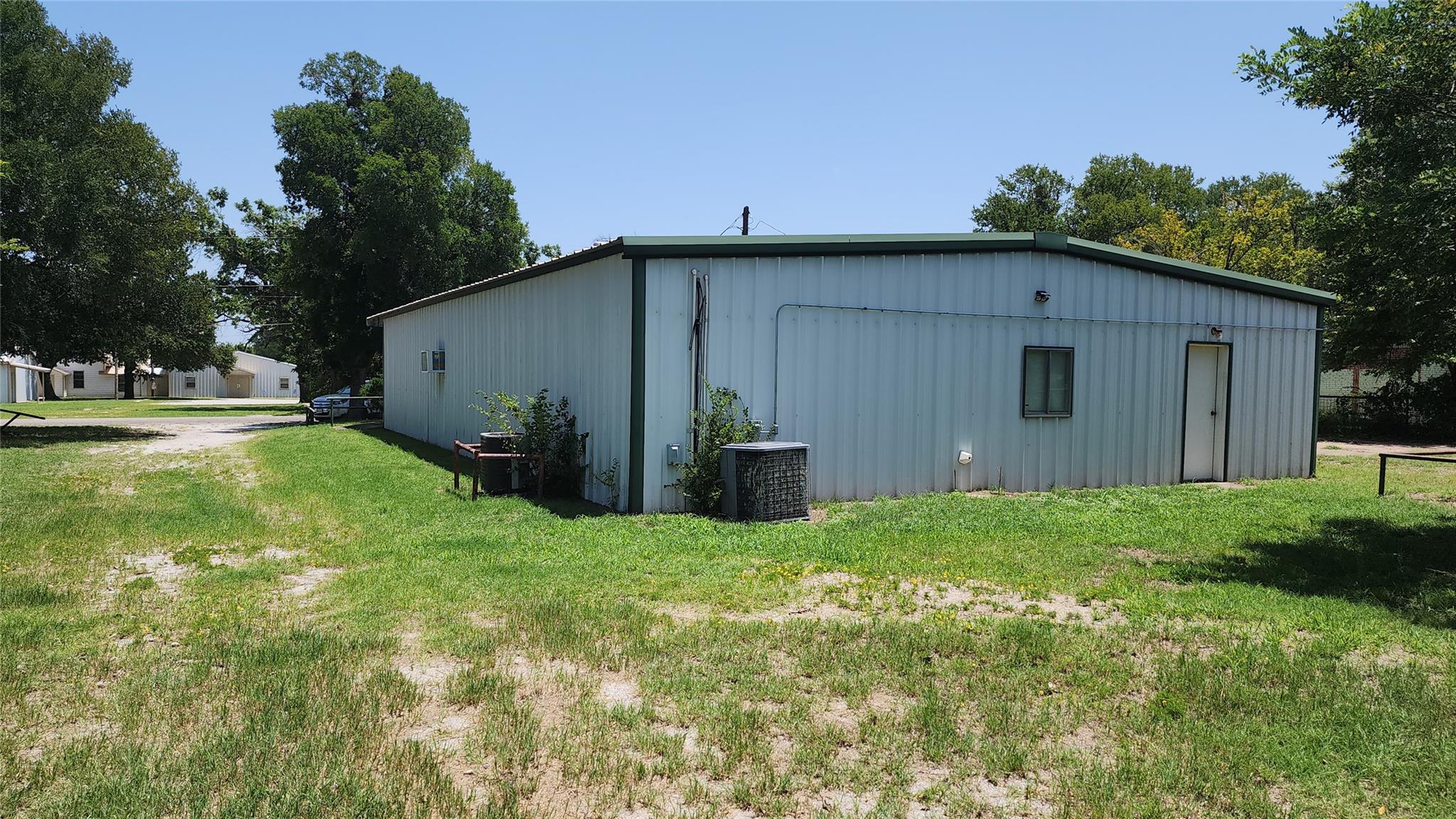 main property photo 19