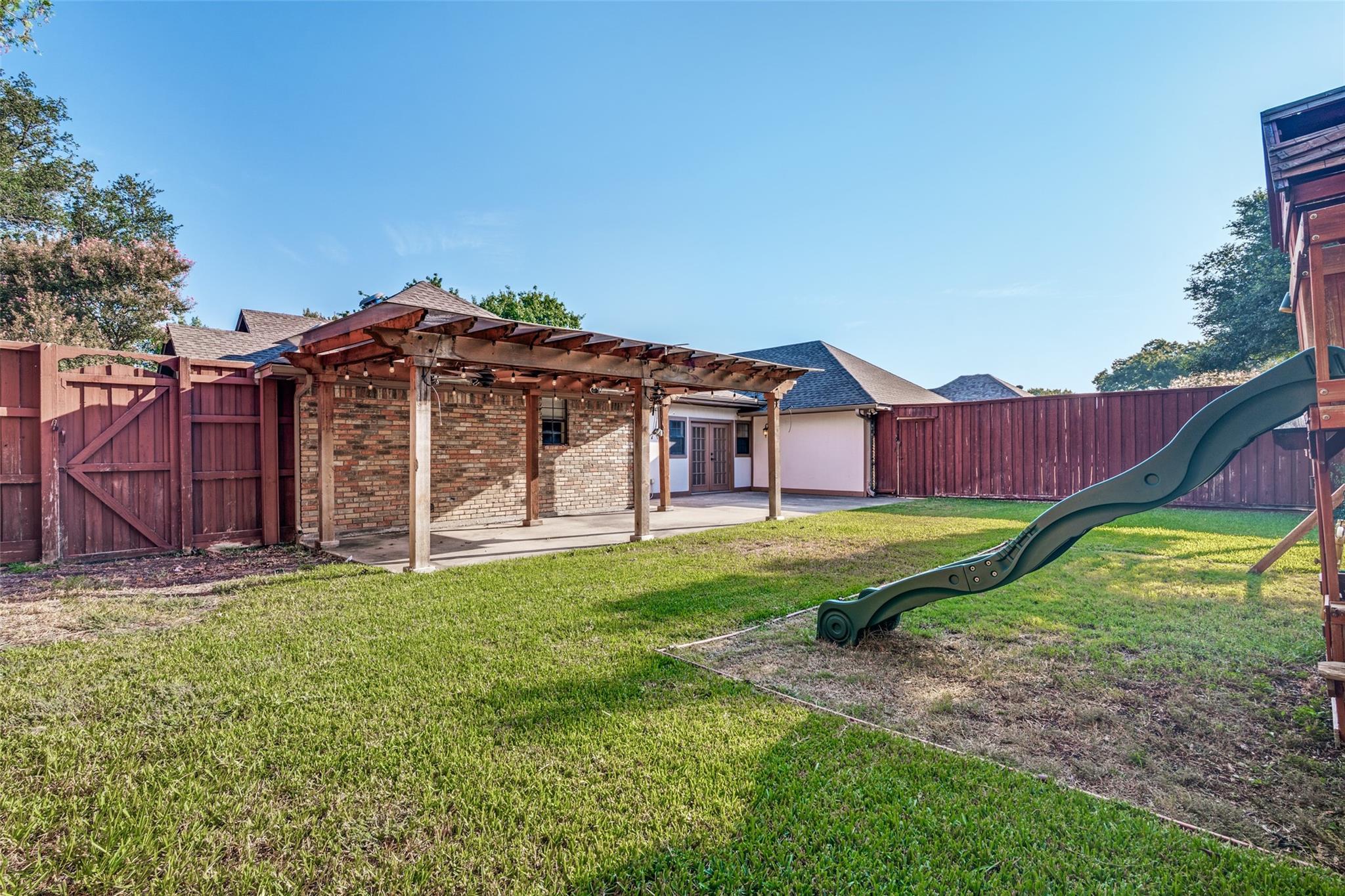 main property photo 22