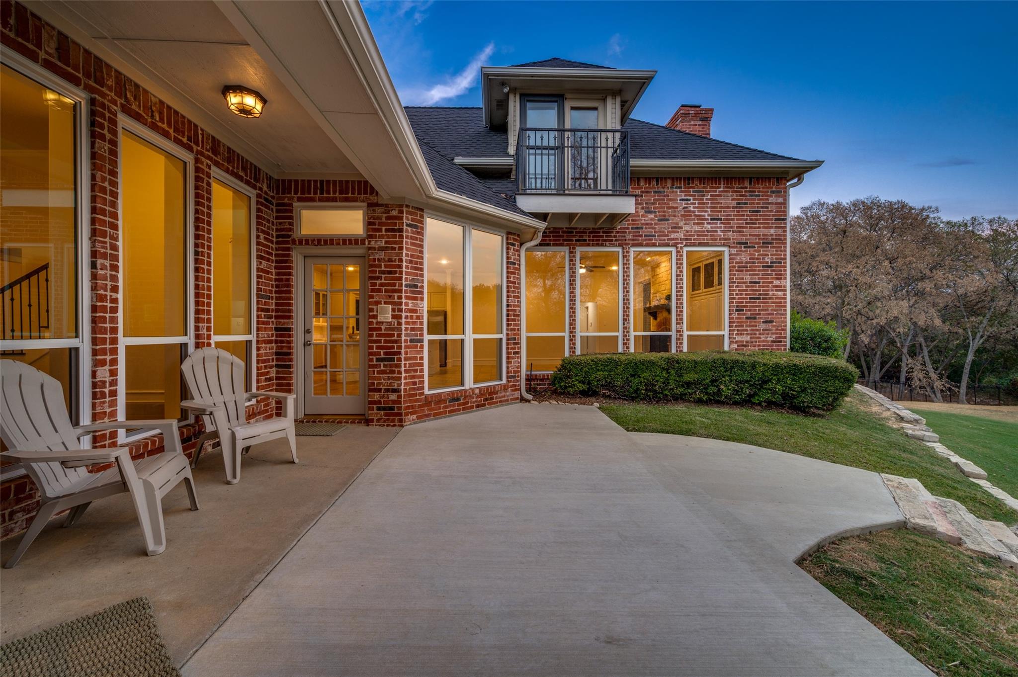 main property photo 28