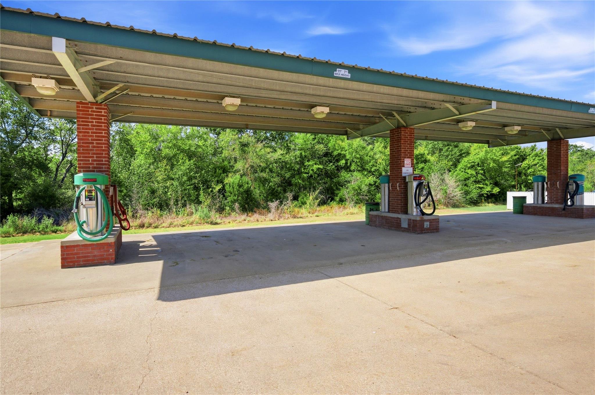 main property photo 10