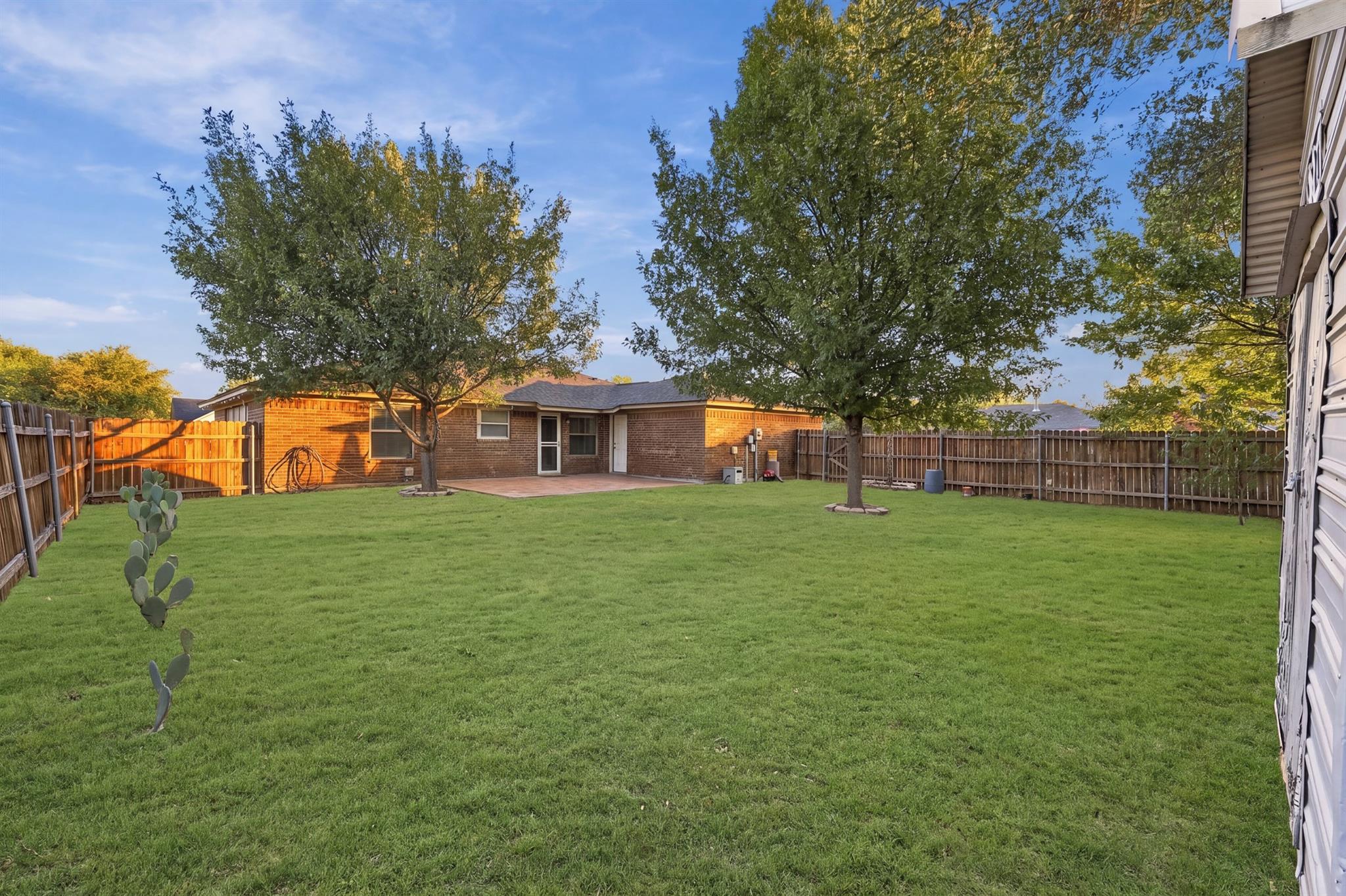 main property photo 28