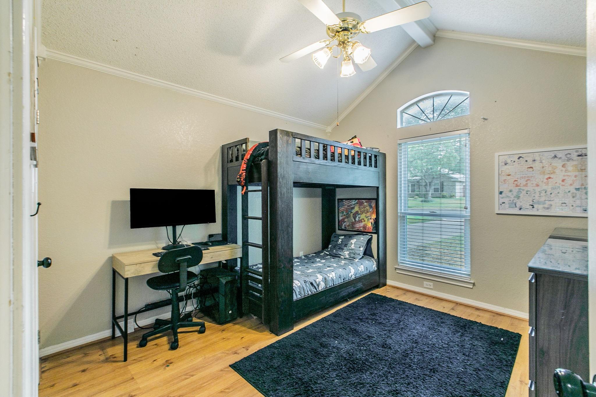 main property photo 17