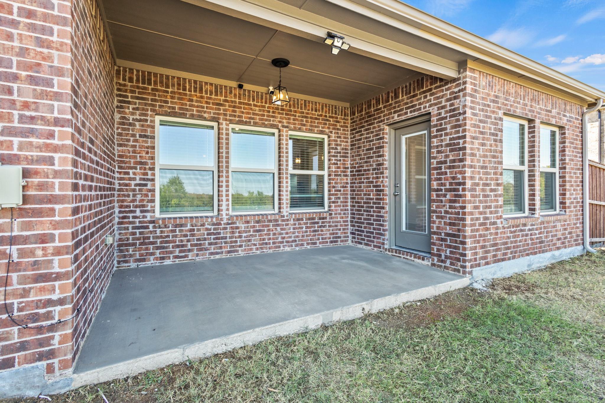 main property photo 28