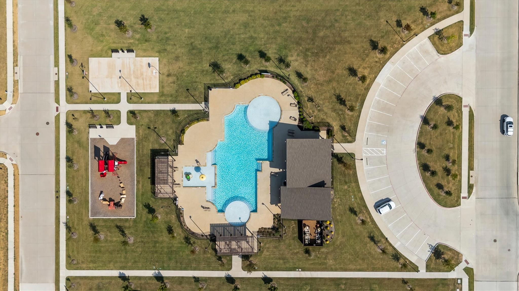 main property photo 19