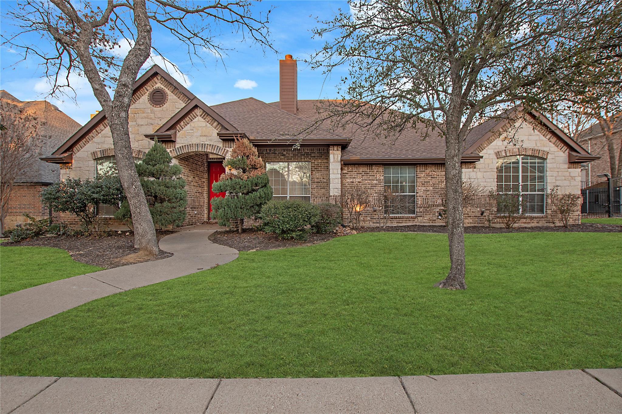 main property photo 30