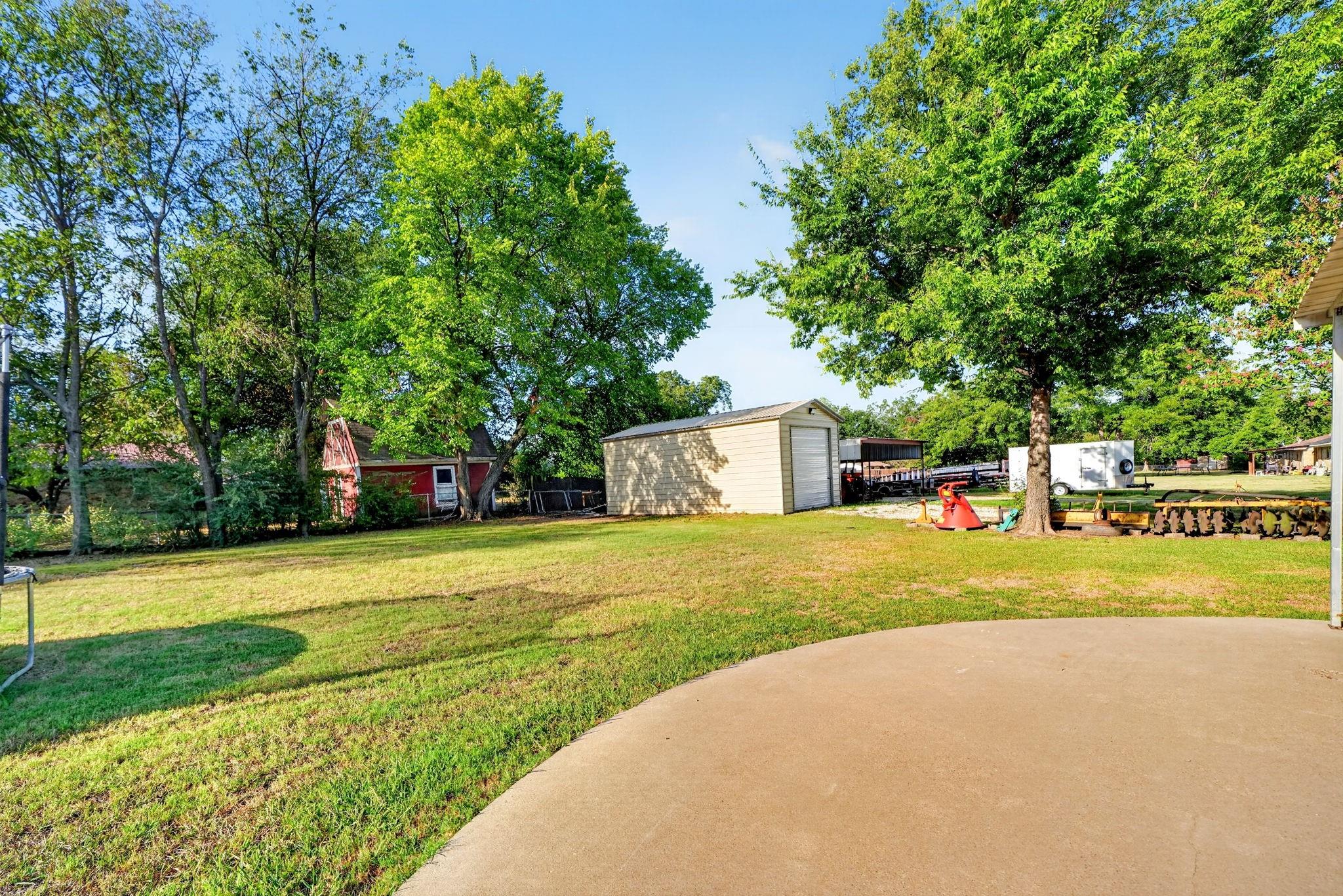 main property photo 14