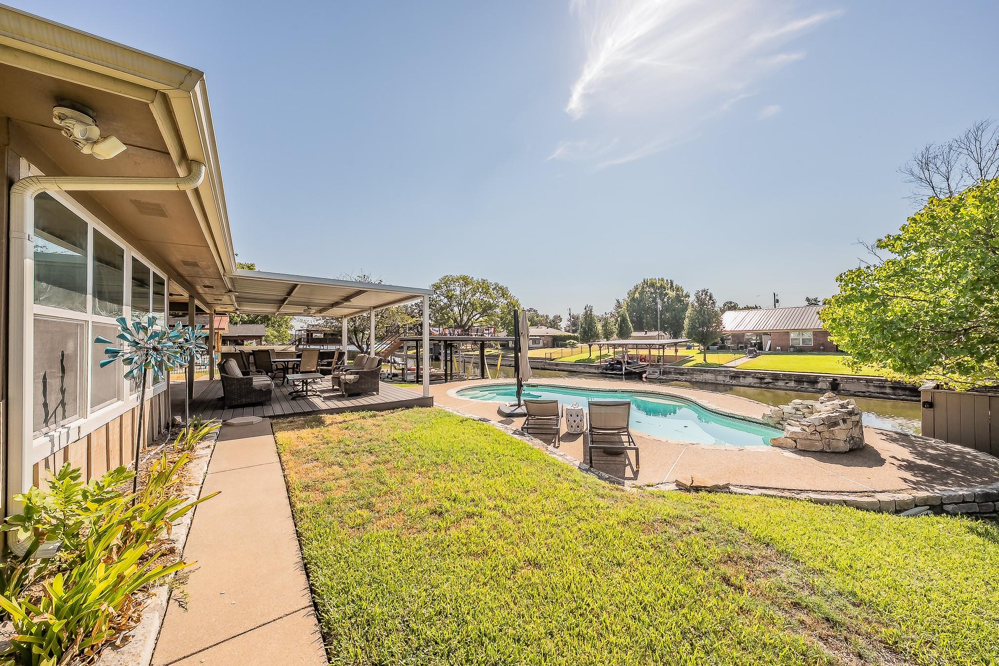main property photo 5