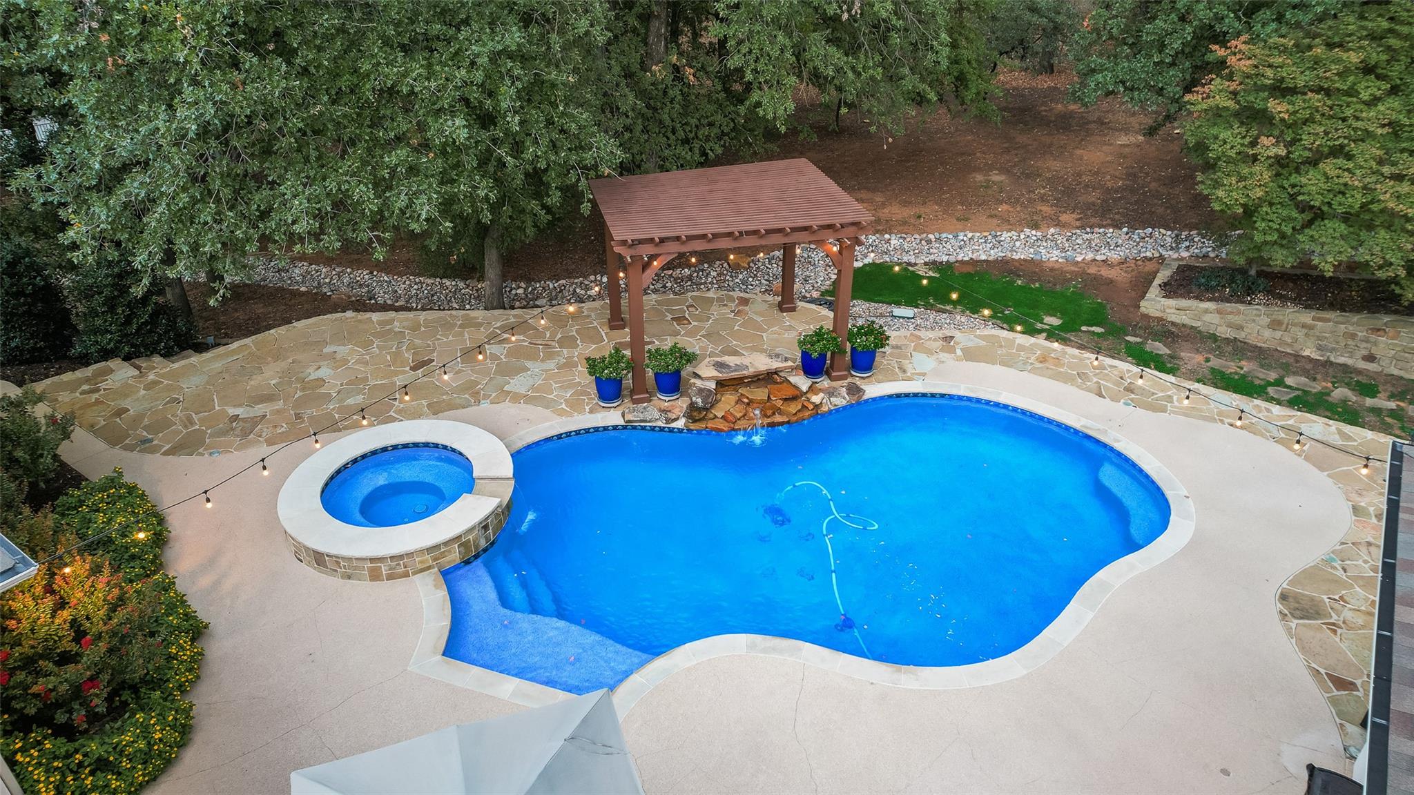 main property photo 32