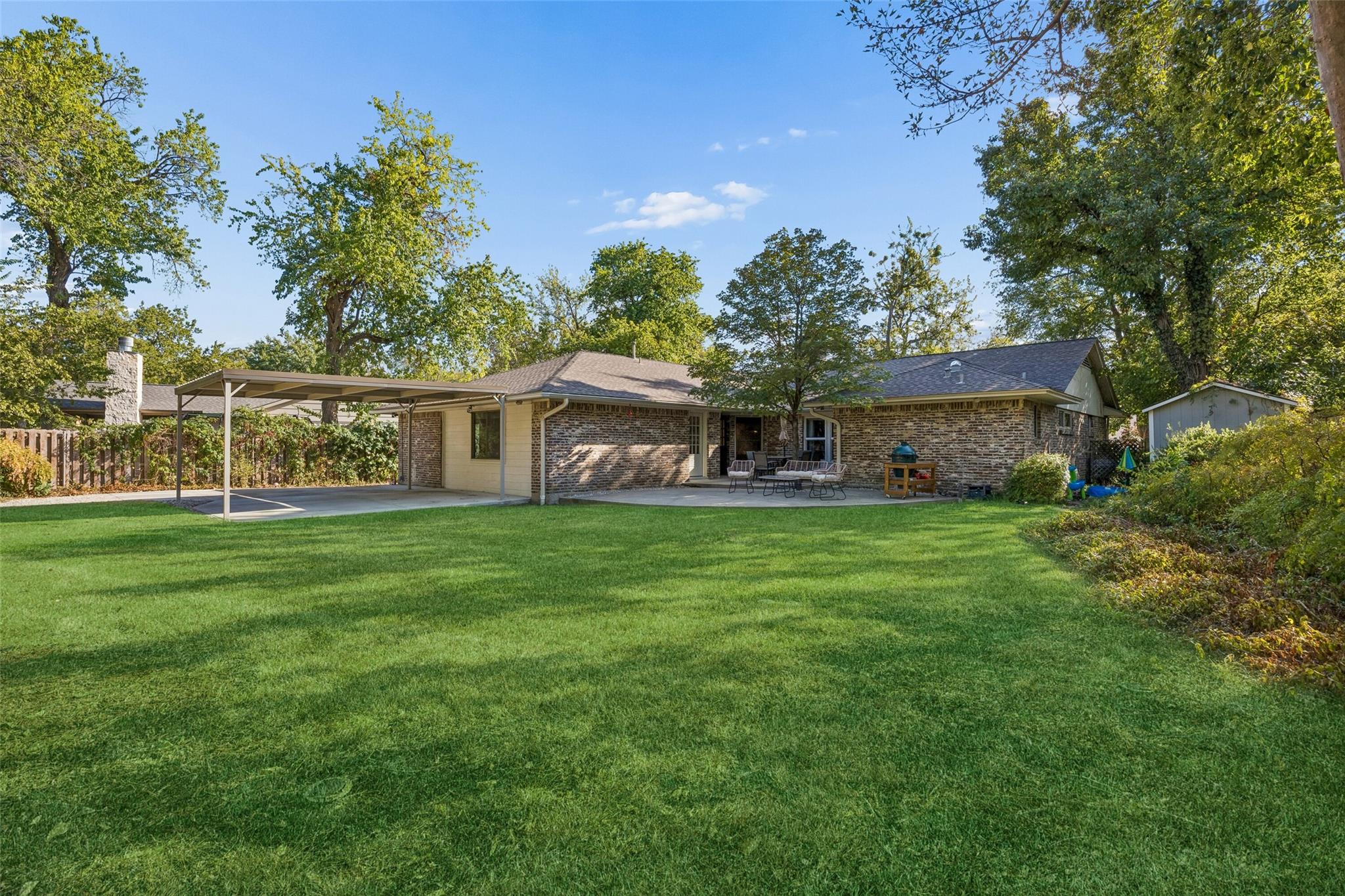 main property photo 37