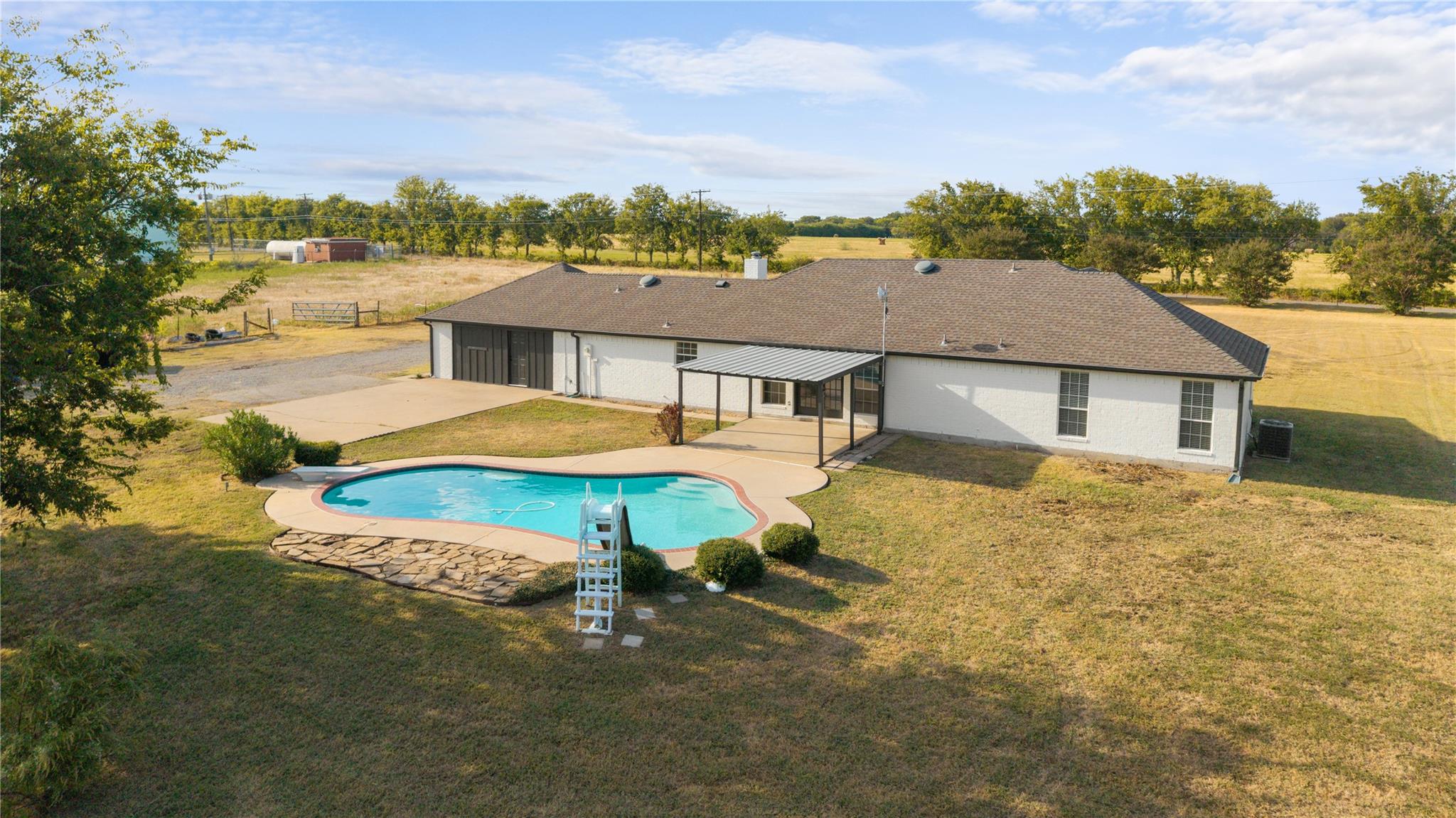 main property photo 21