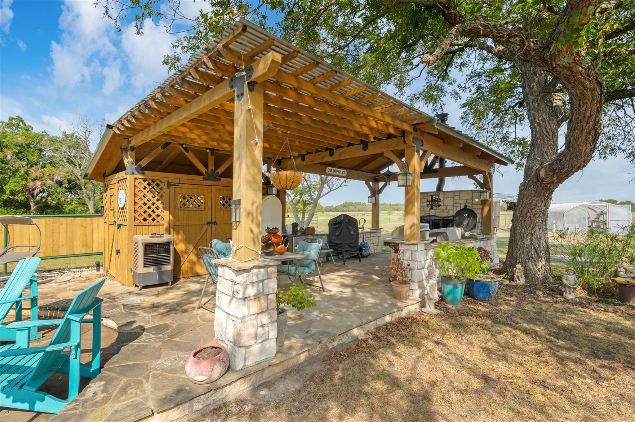 main property photo 33