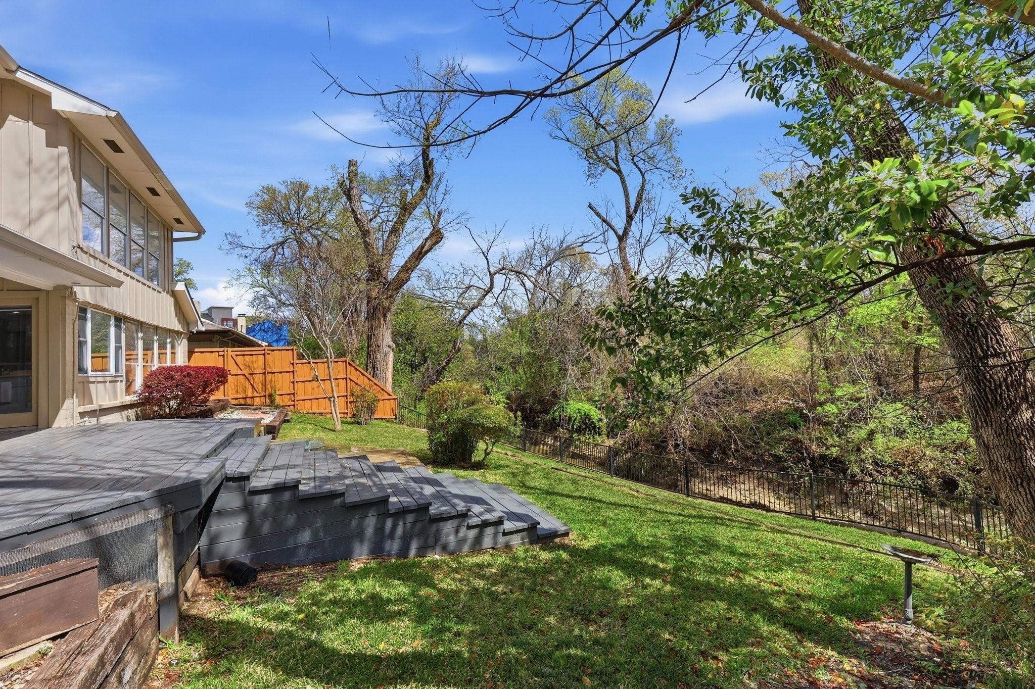 main property photo 23