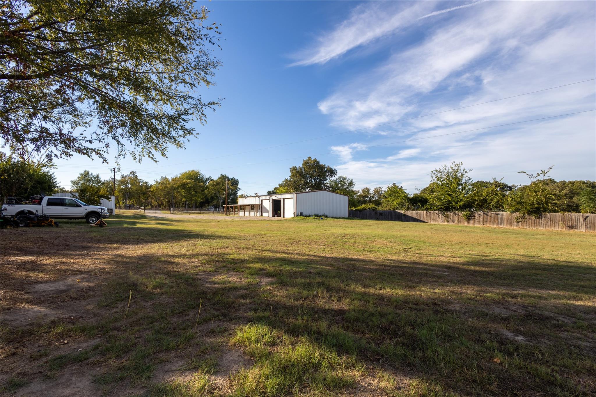 main property photo 27