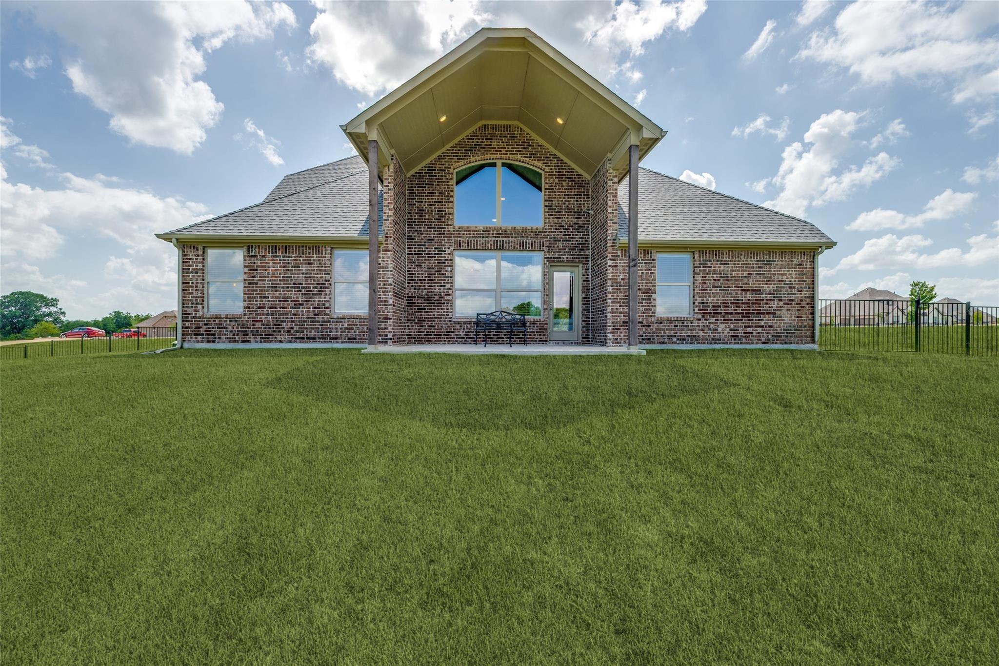 main property photo 25