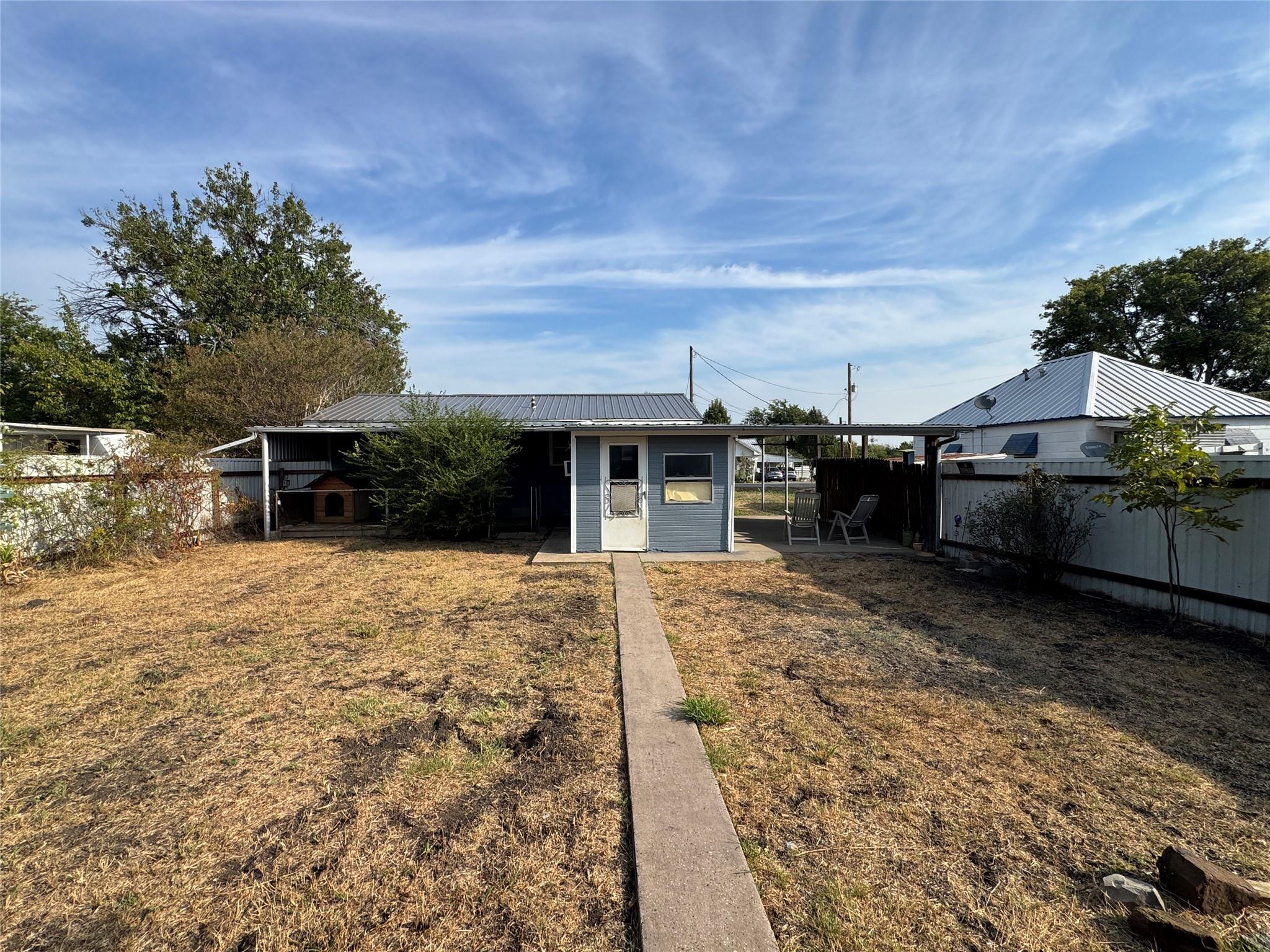 main property photo 9