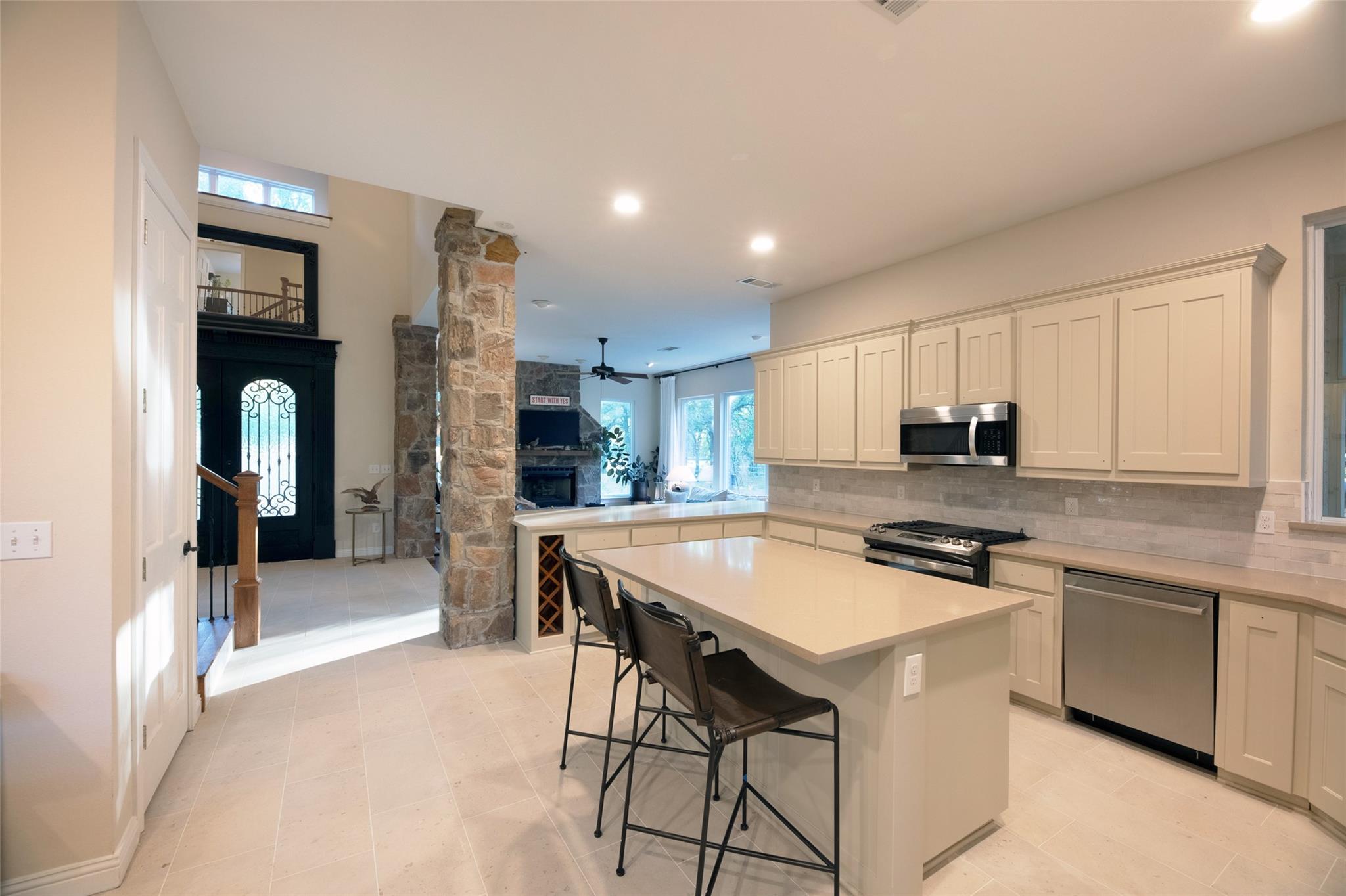 main property photo 25