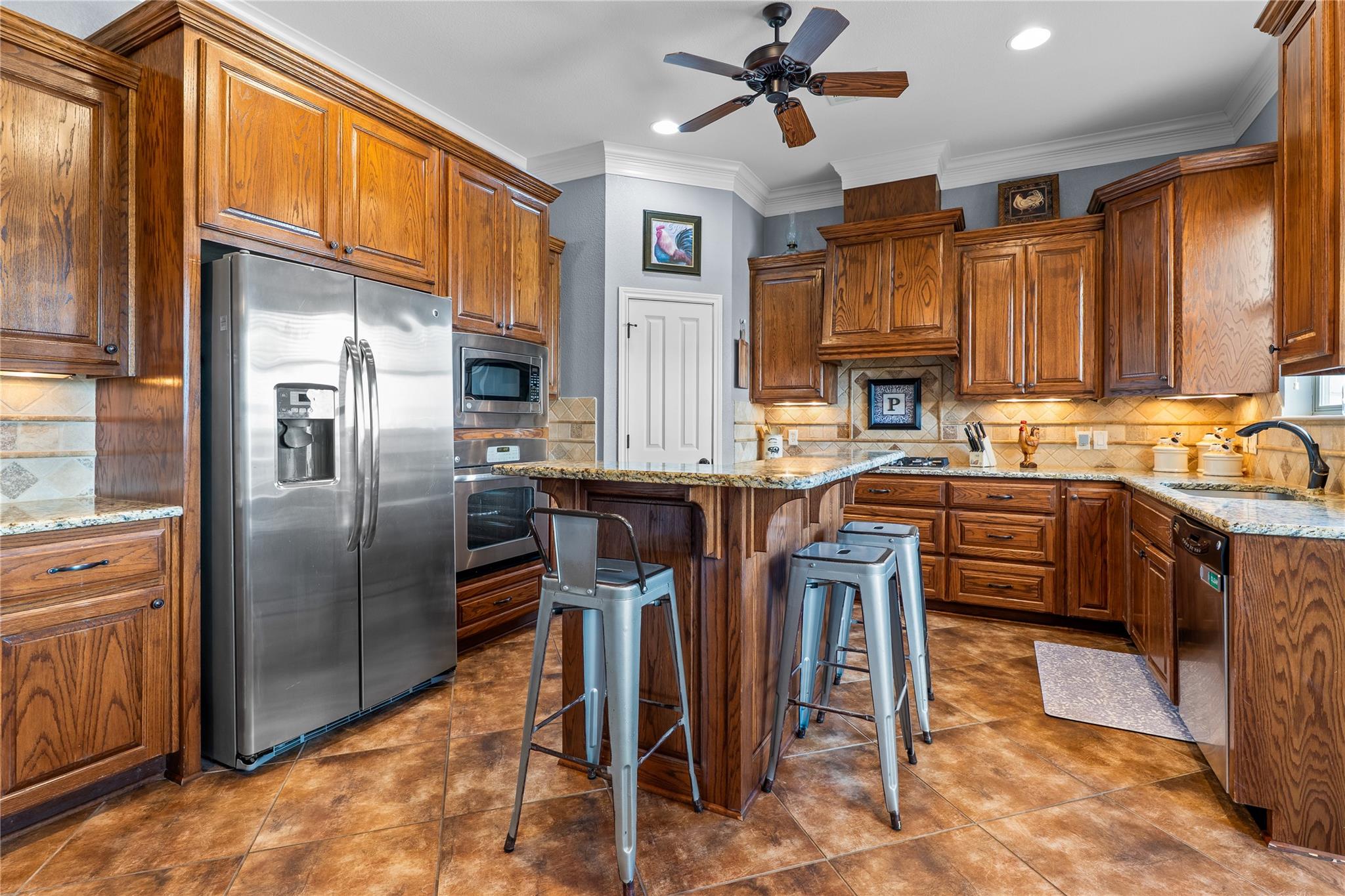 main property photo 22