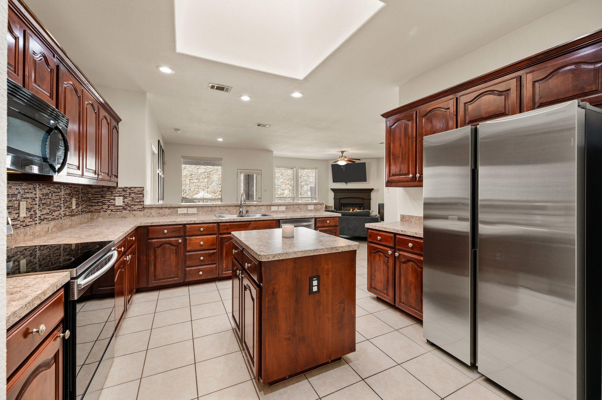 main property photo 8