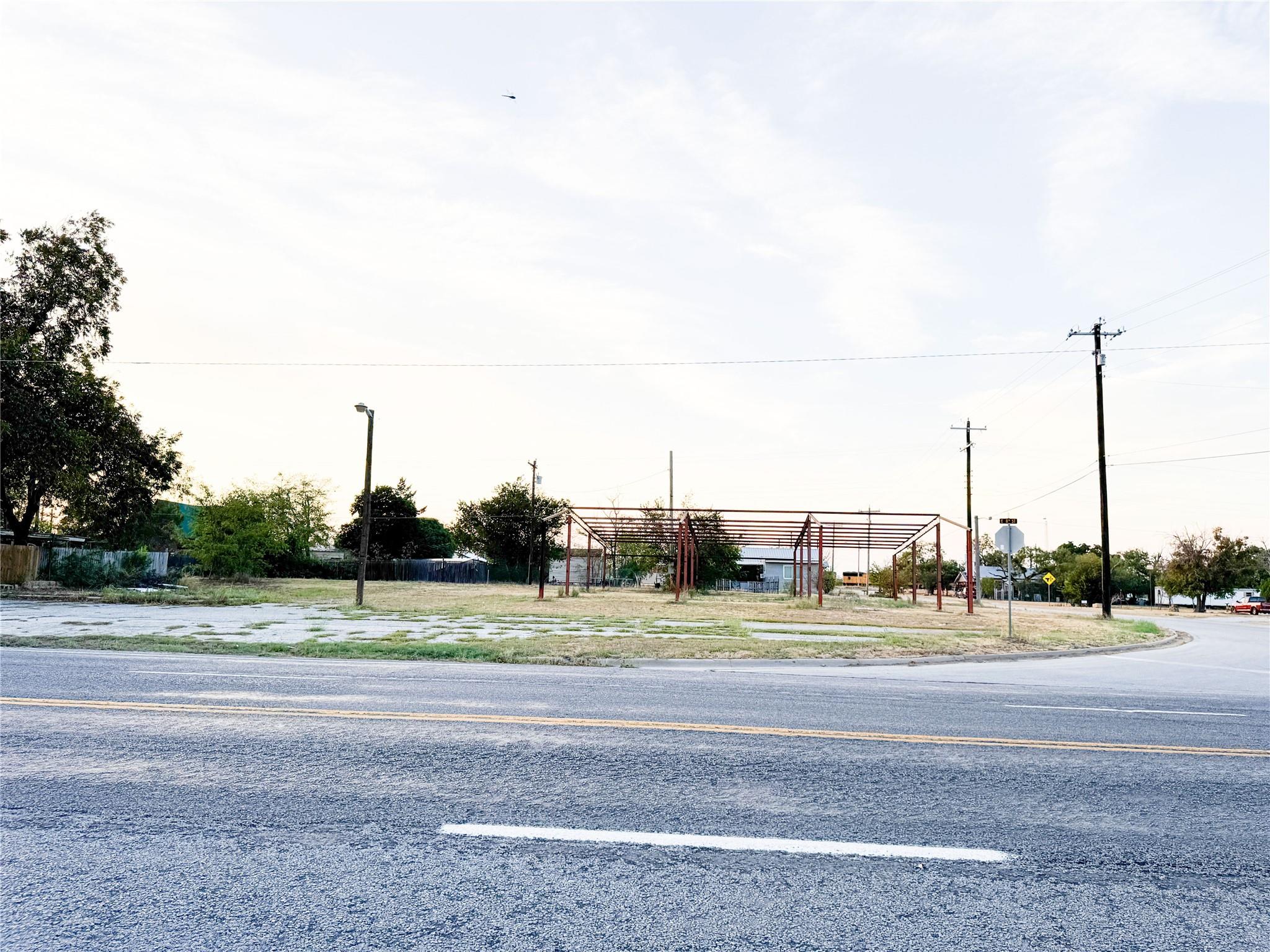 main property photo 11